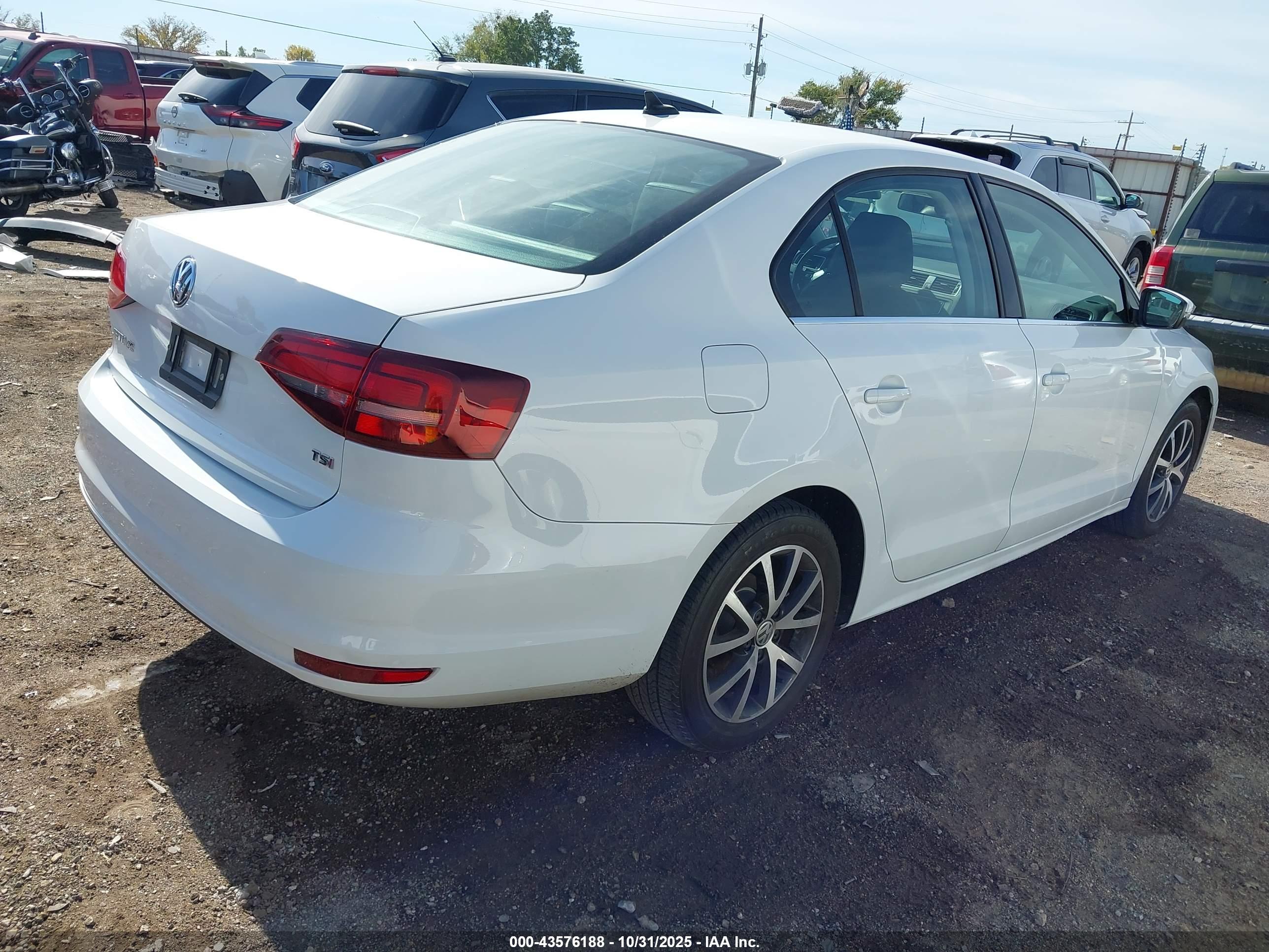 VOLKSWAGEN JETTA image 4