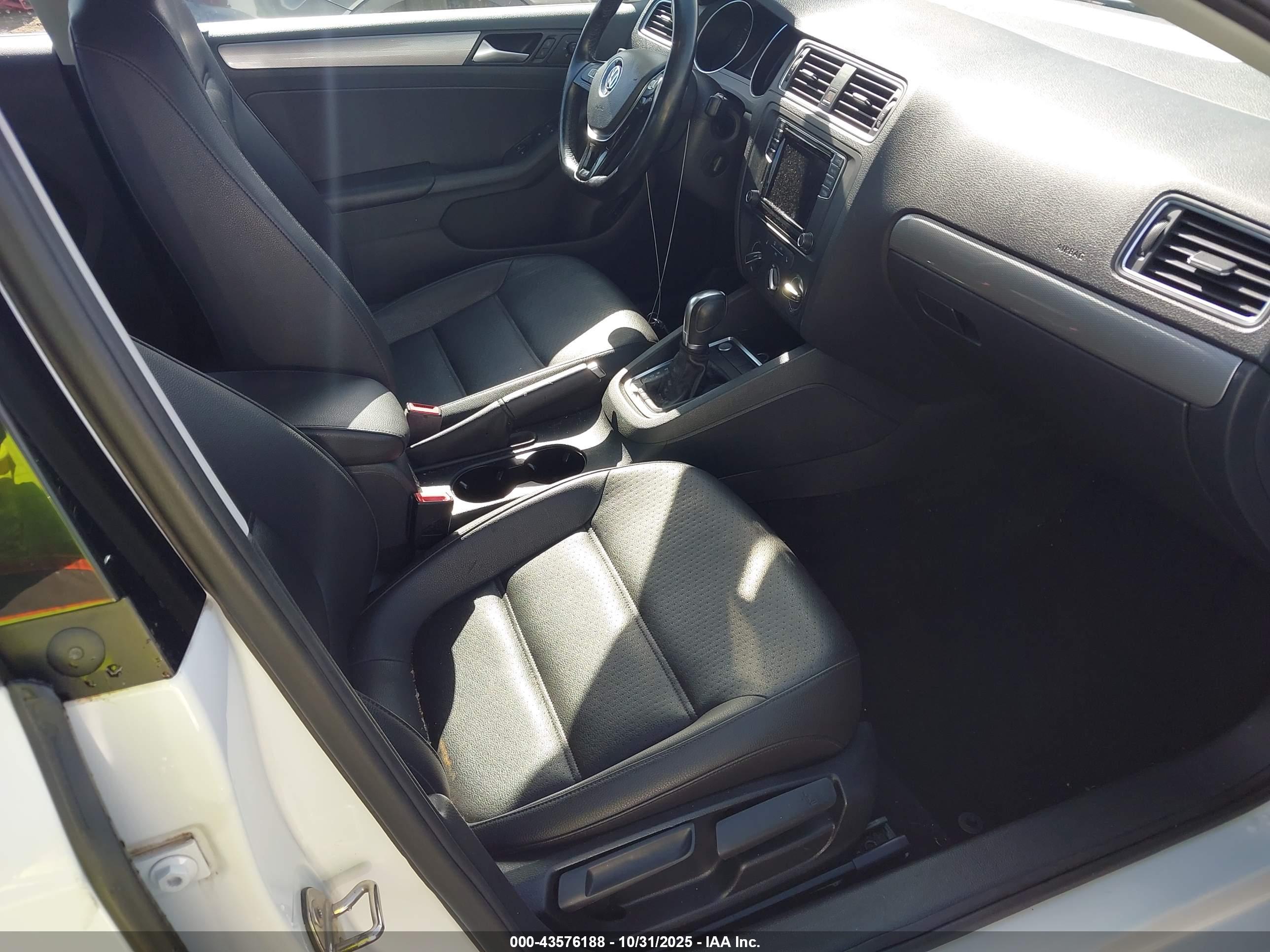 VOLKSWAGEN JETTA image 5