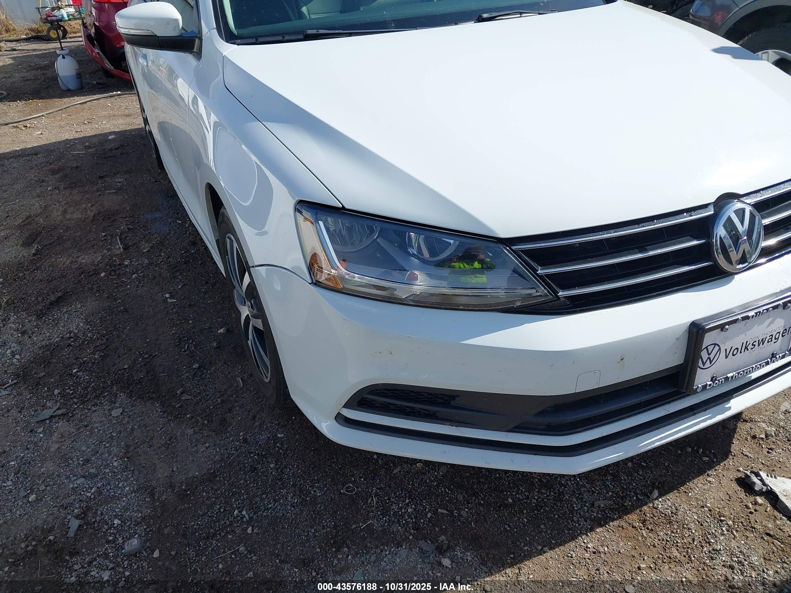 VOLKSWAGEN JETTA image 6