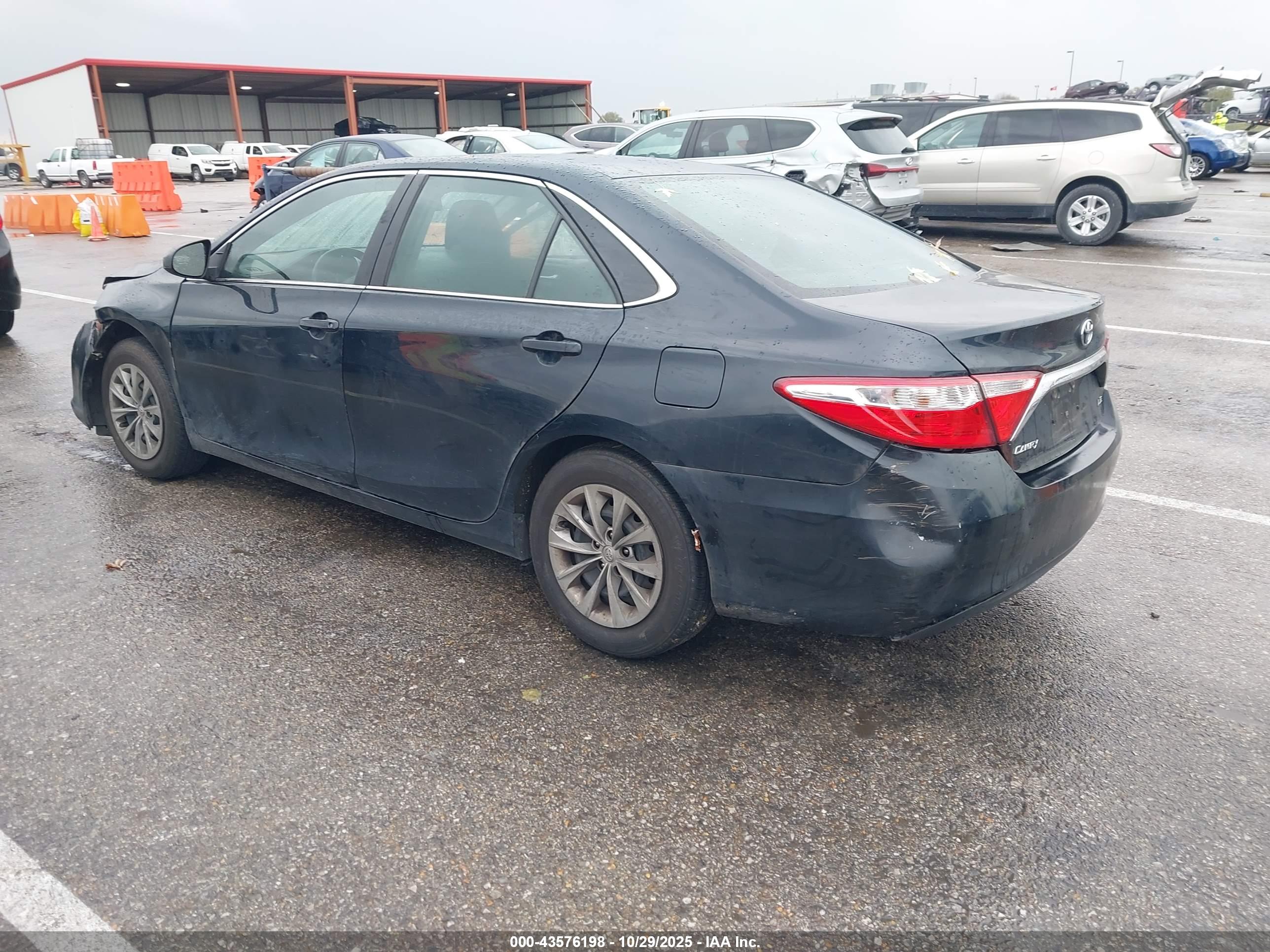 TOYOTA CAMRY image 3