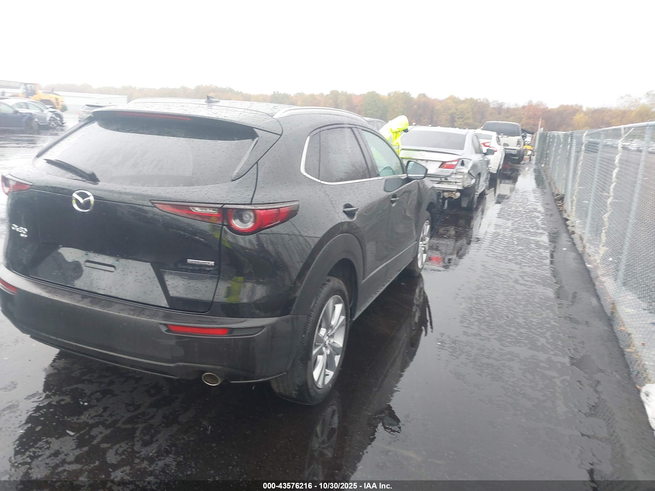 MAZDA CX-30 image 4