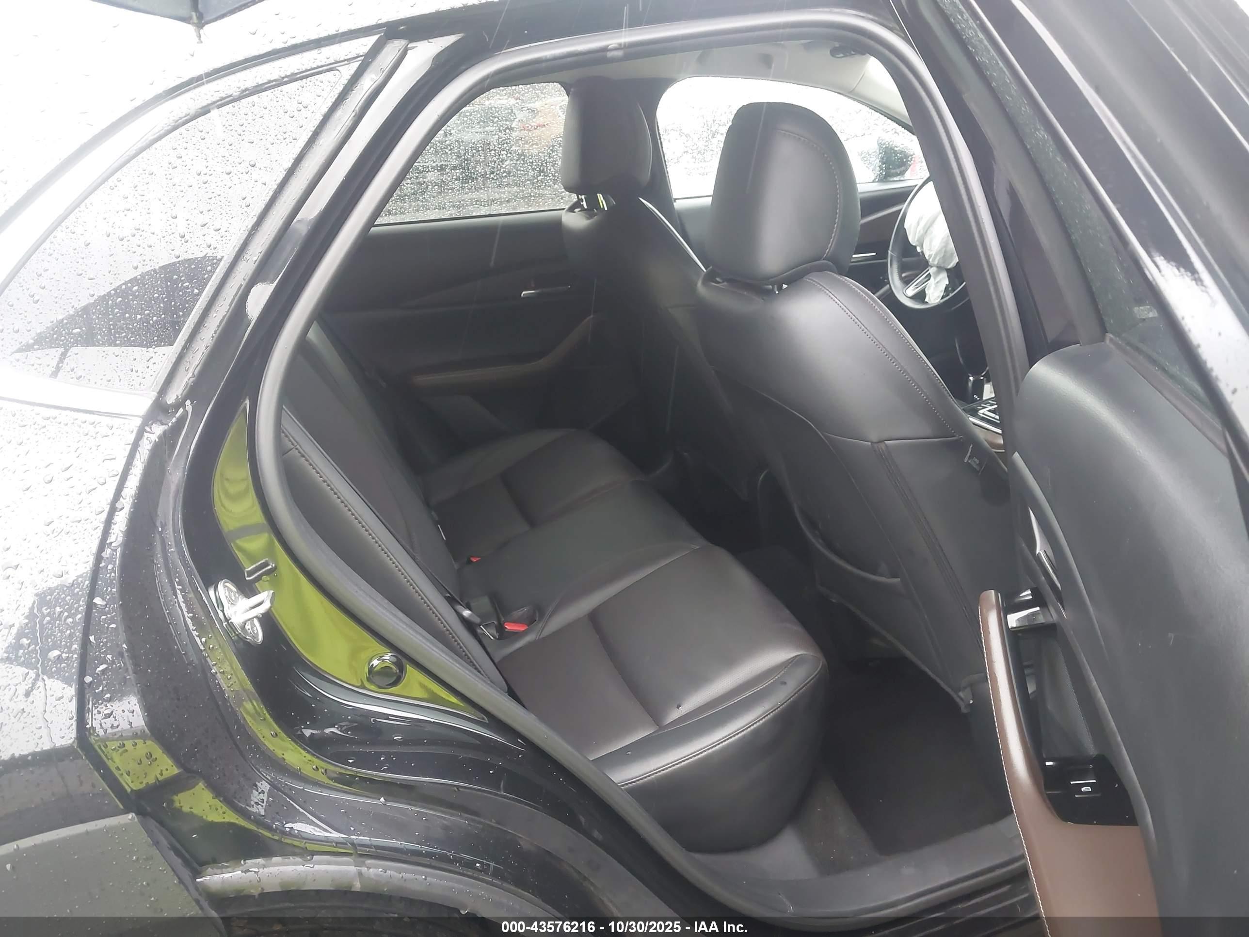 MAZDA CX-30 image 8