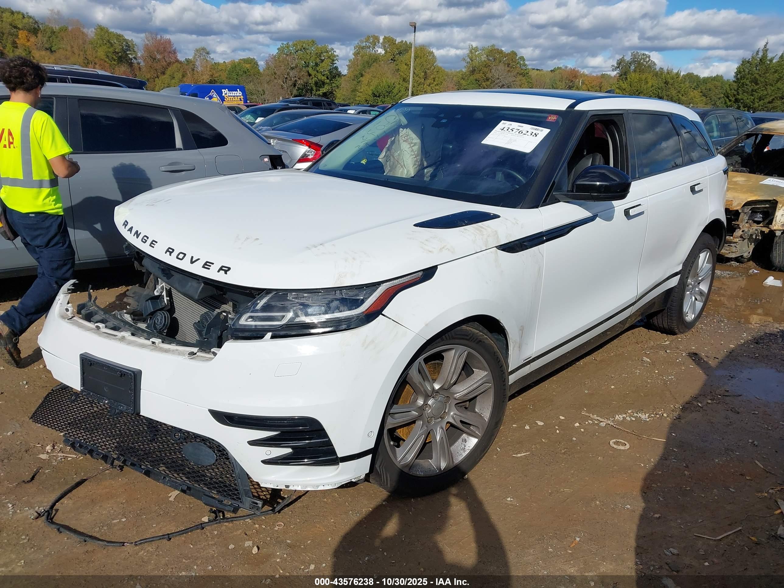 LAND ROVER image 2