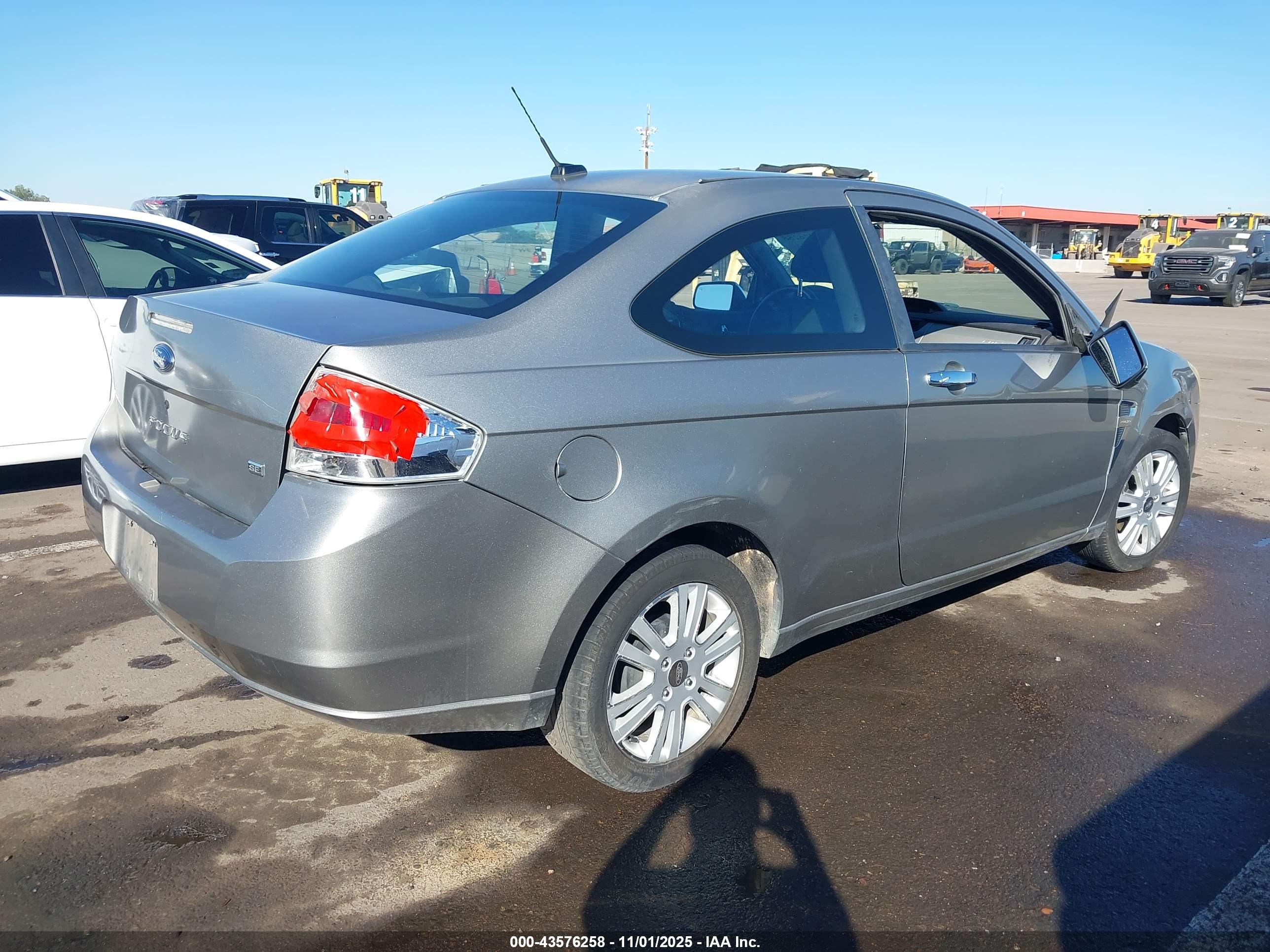 FORD FOCUS image 4