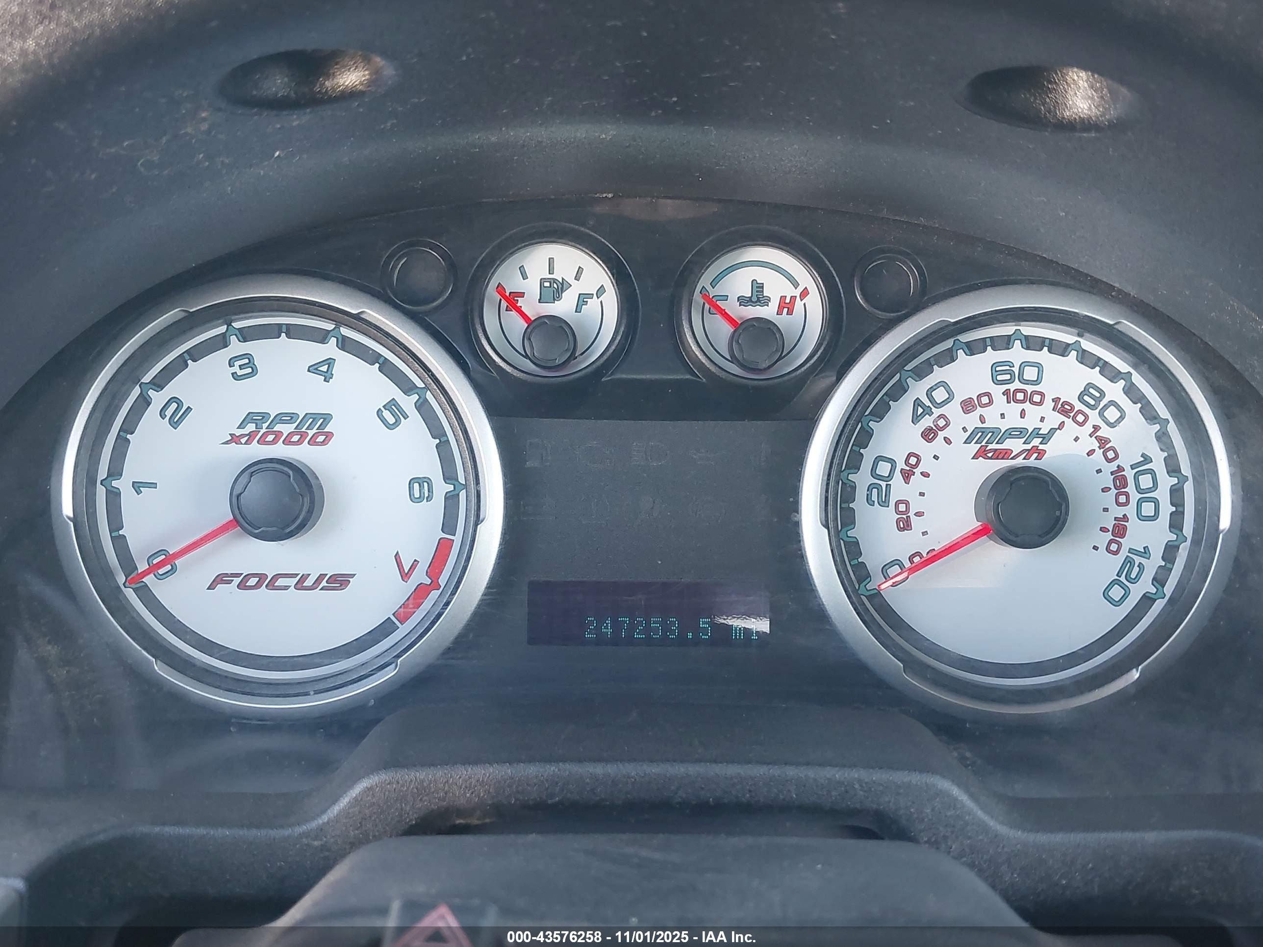 FORD FOCUS image 7