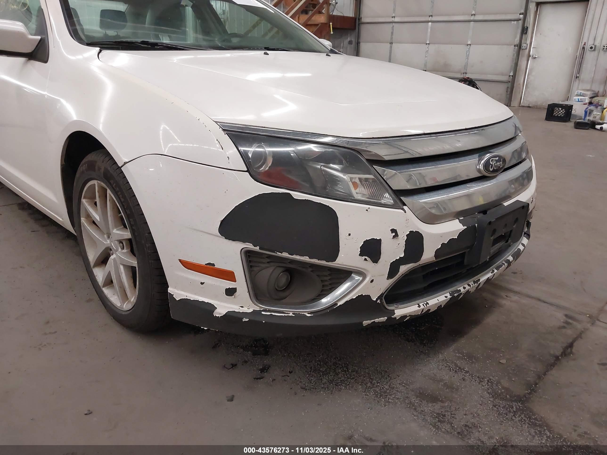 FORD FUSION image 6