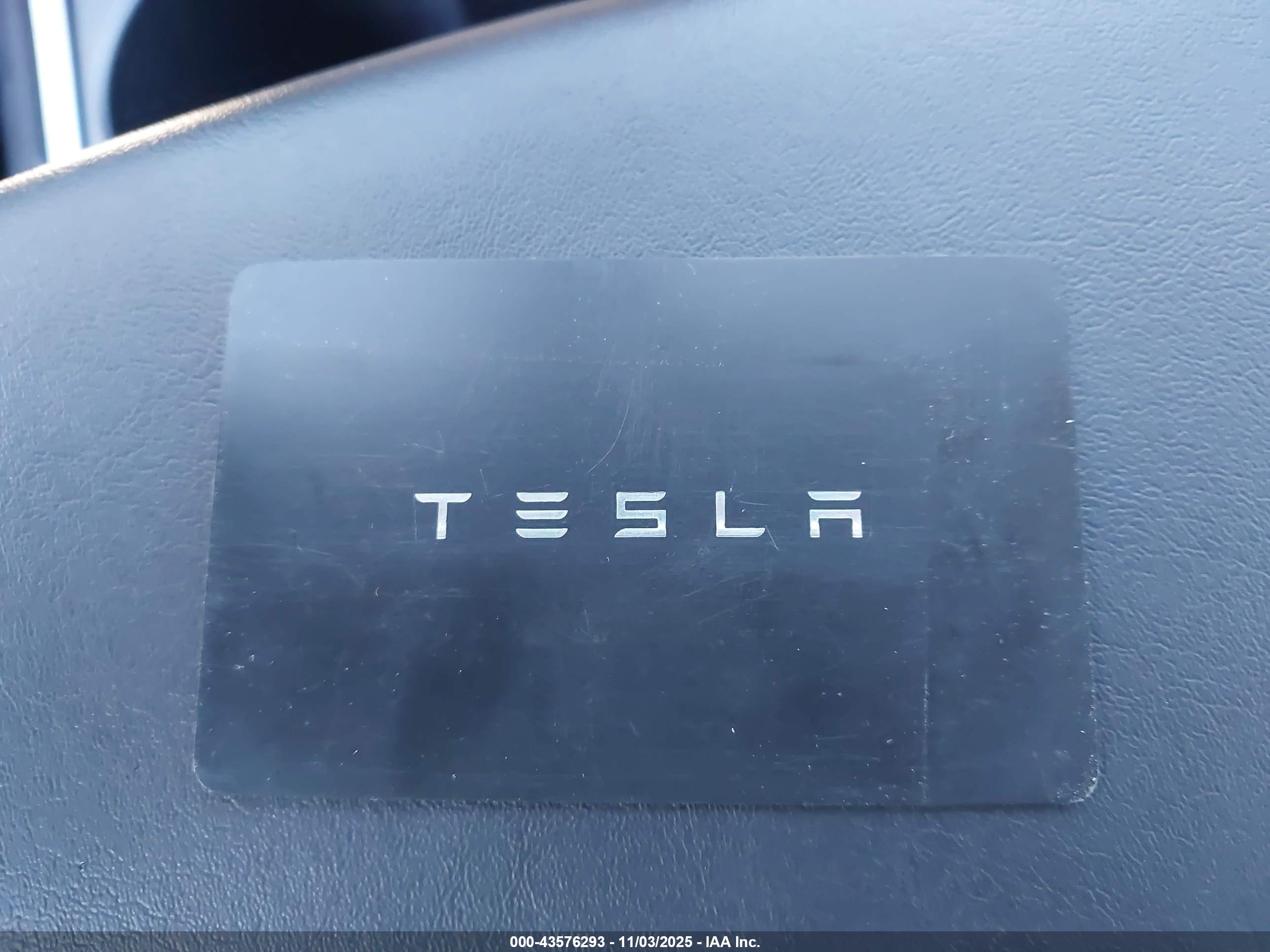 TESLA MODEL image 11