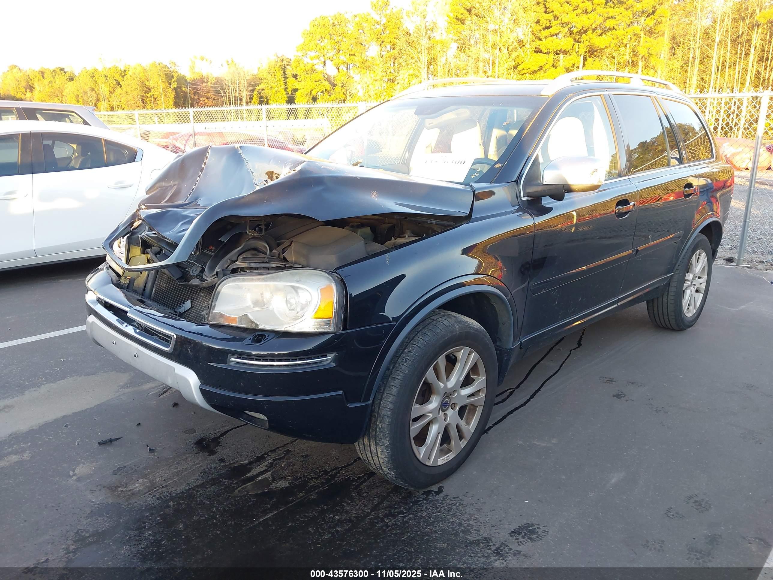 VOLVO XC90 image 2