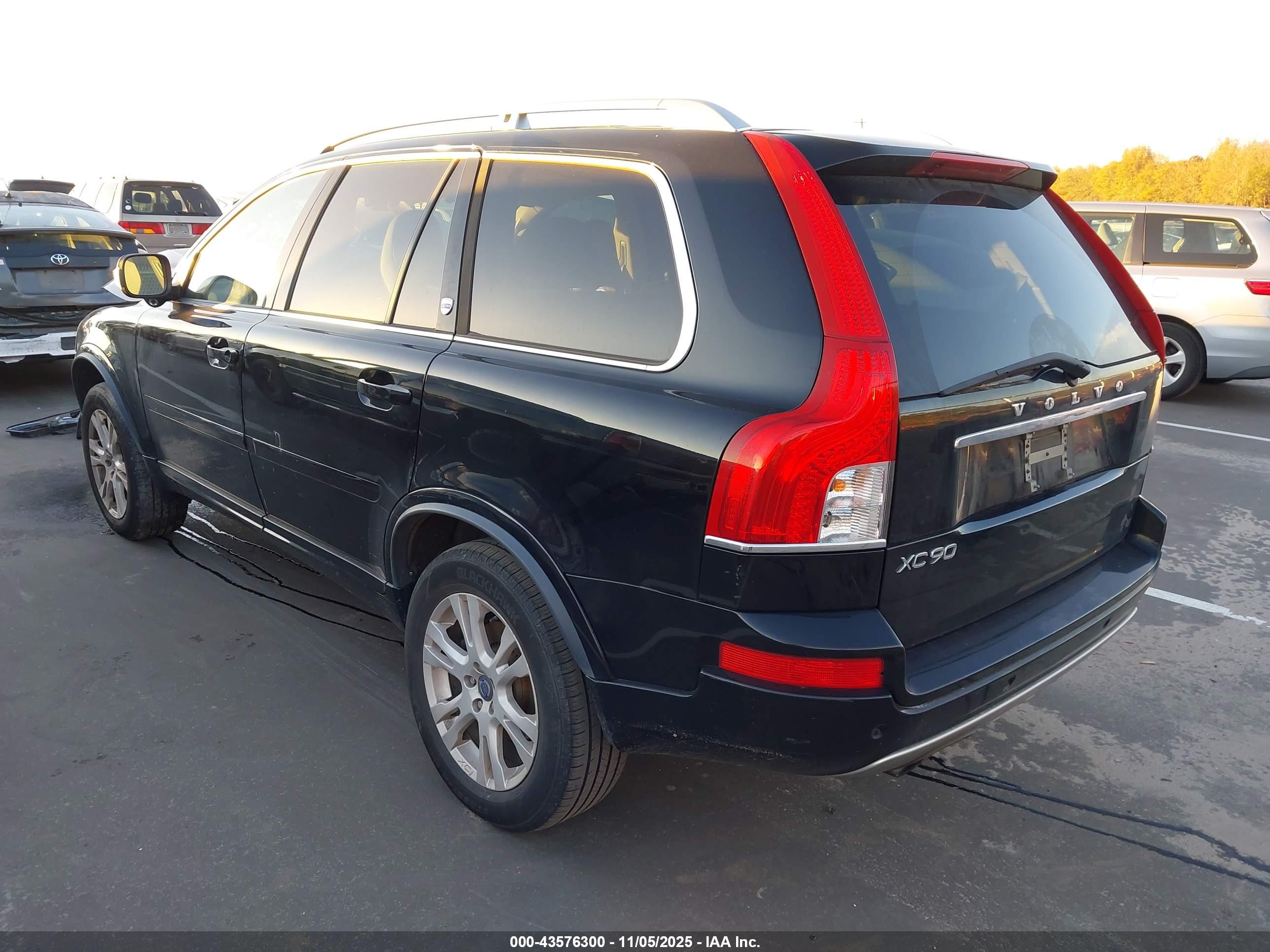 VOLVO XC90 image 3