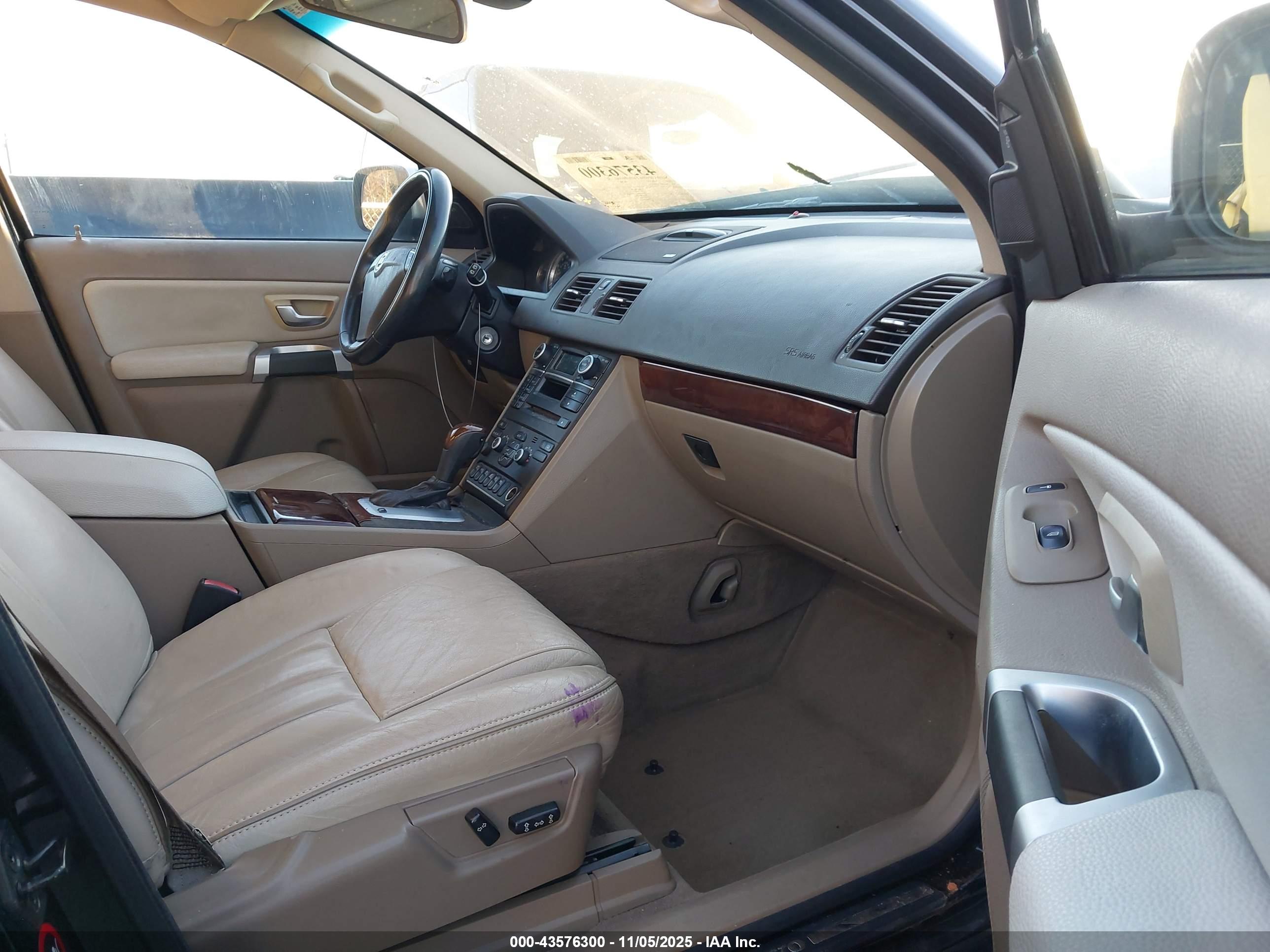 VOLVO XC90 image 5