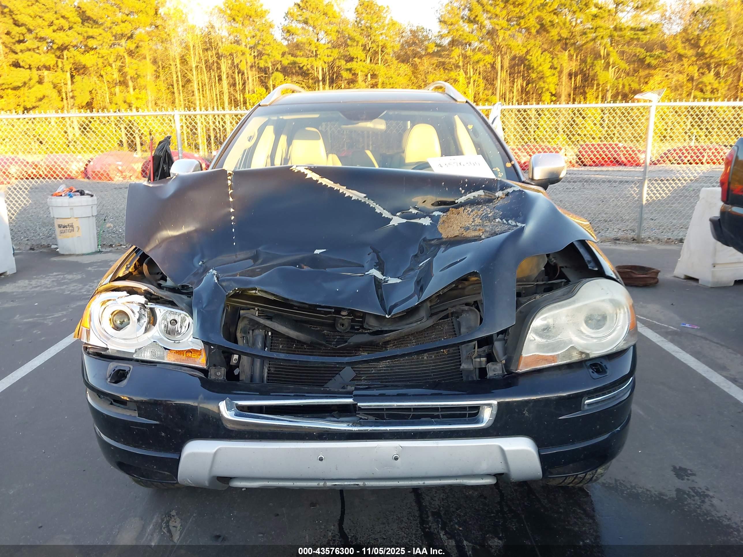 VOLVO XC90 image 6