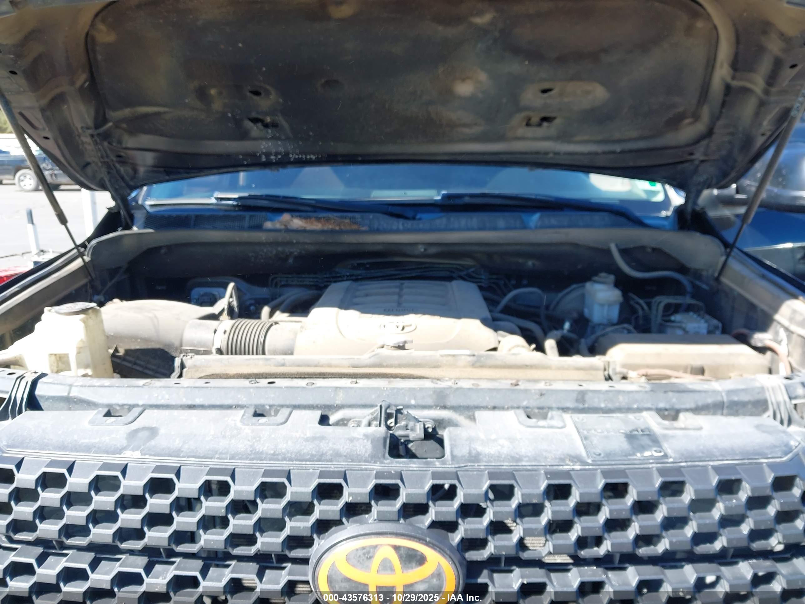 TOYOTA TUNDRA image 10