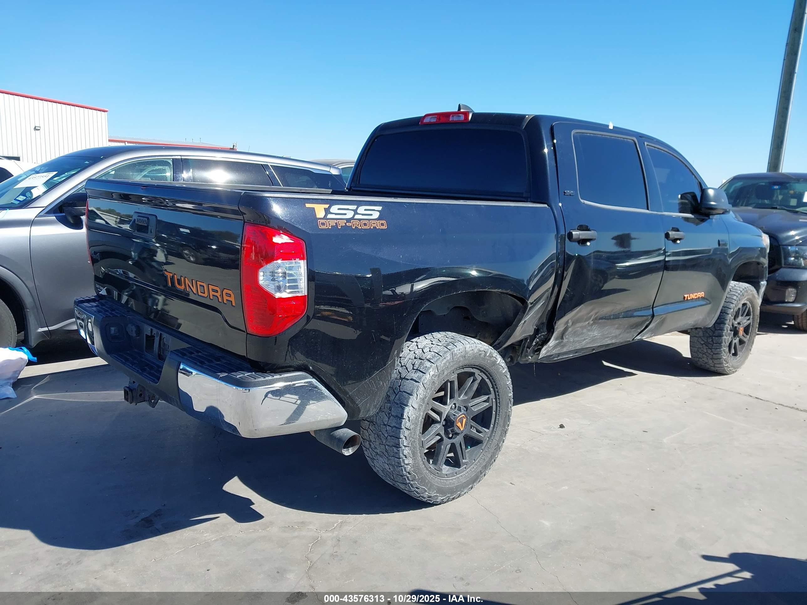 TOYOTA TUNDRA image 4