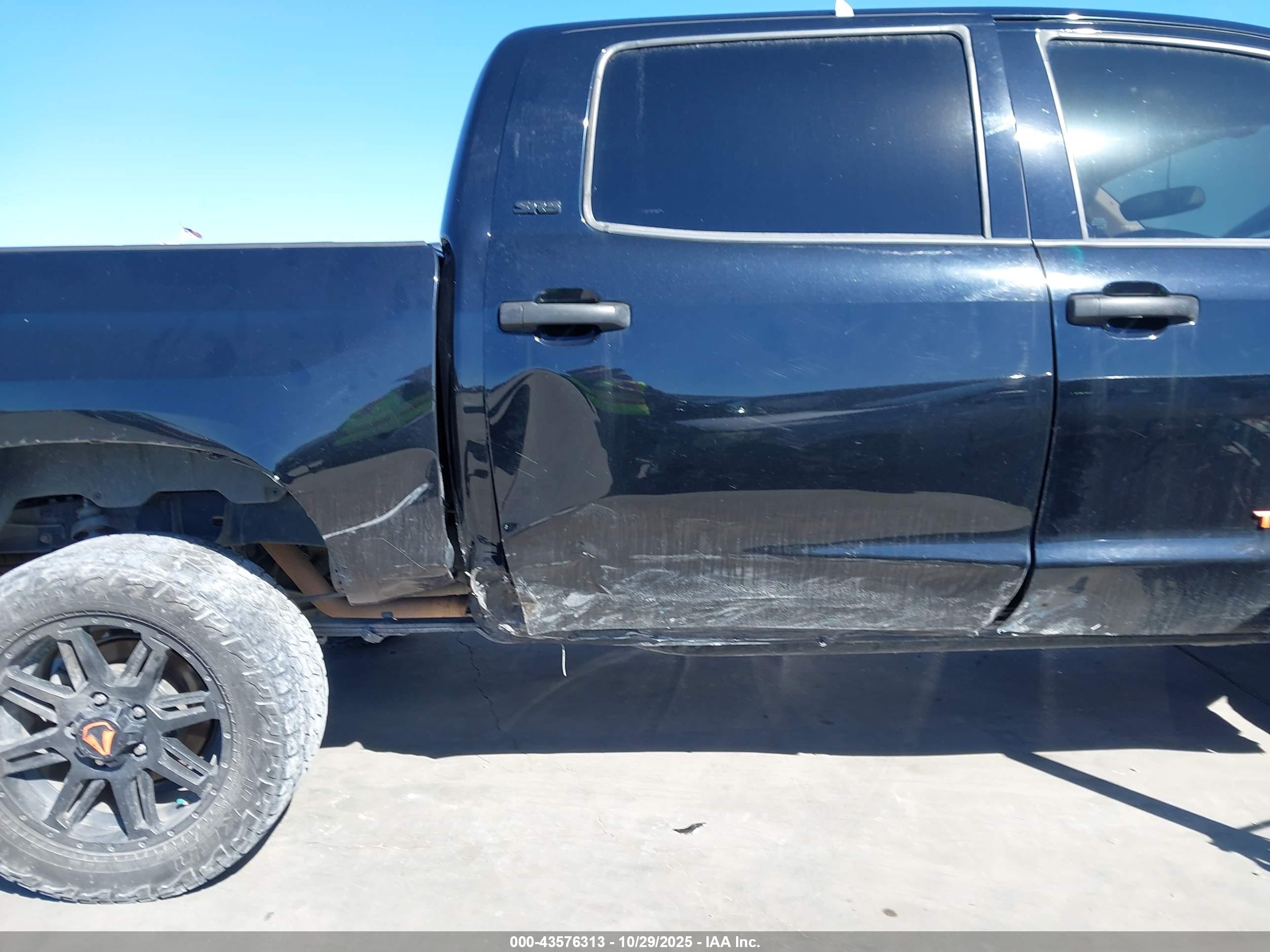 TOYOTA TUNDRA image 6
