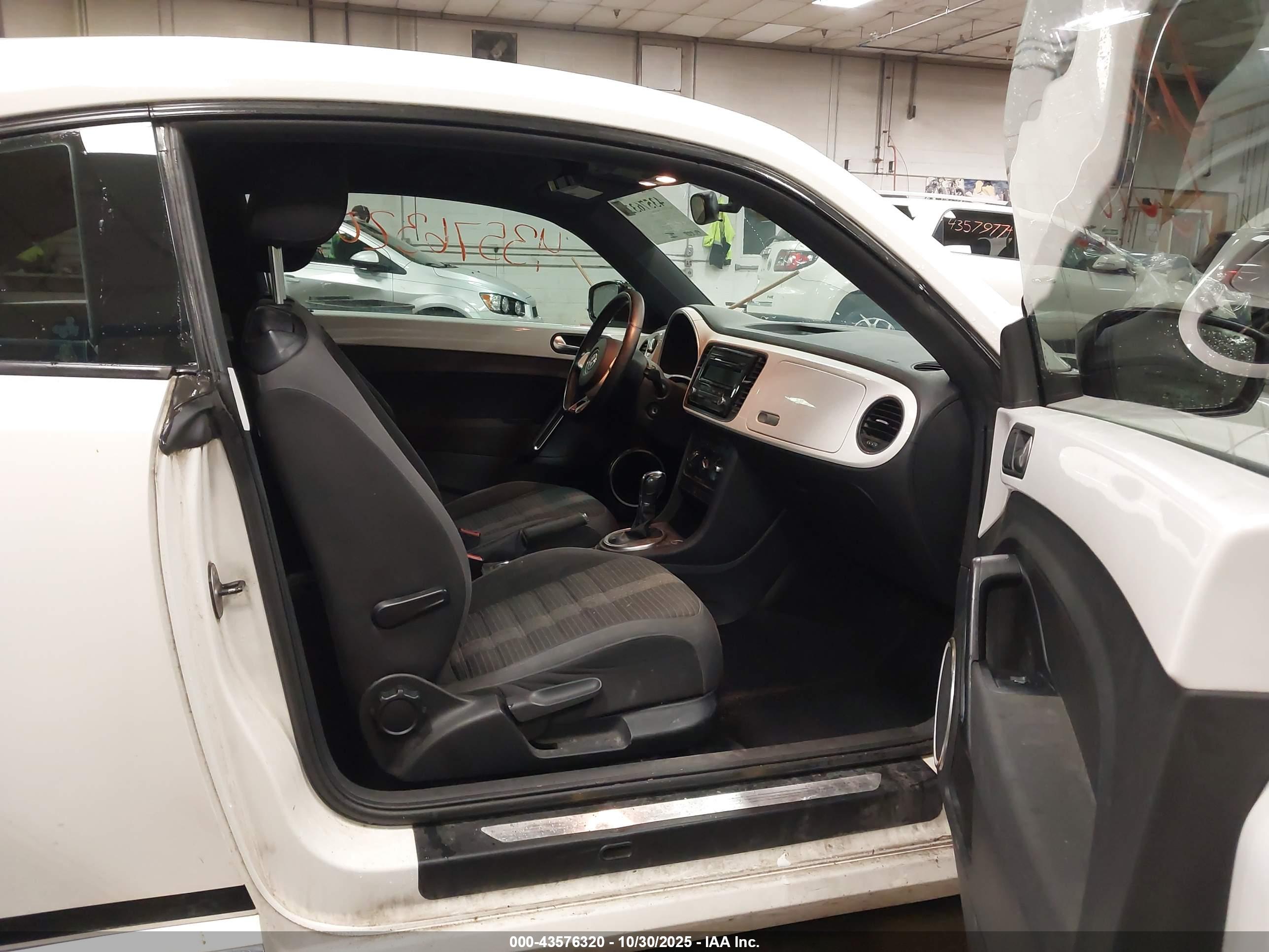 VOLKSWAGEN BEETLE image 5