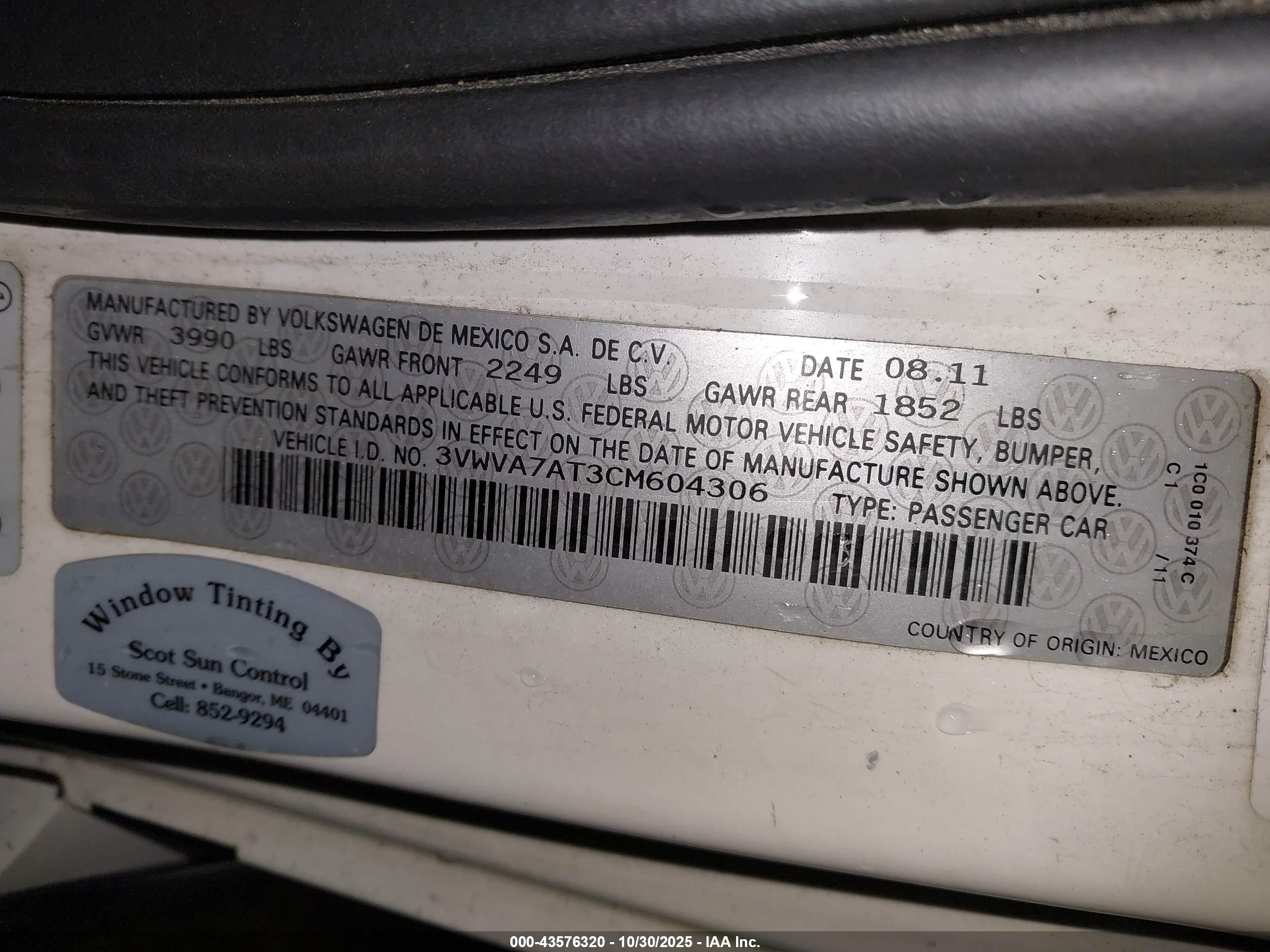 VOLKSWAGEN BEETLE image 9