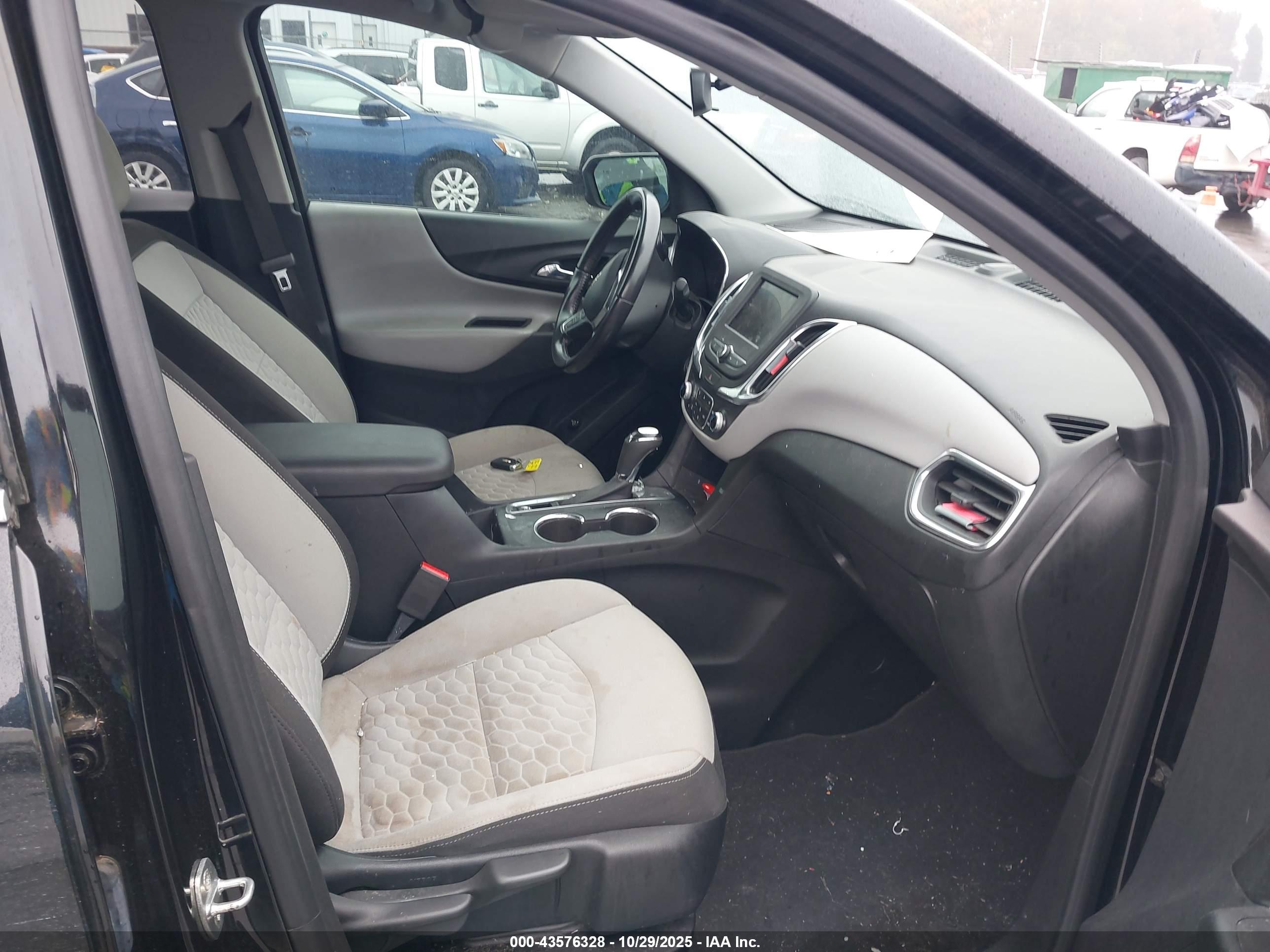 CHEVROLET EQUINOX image 5