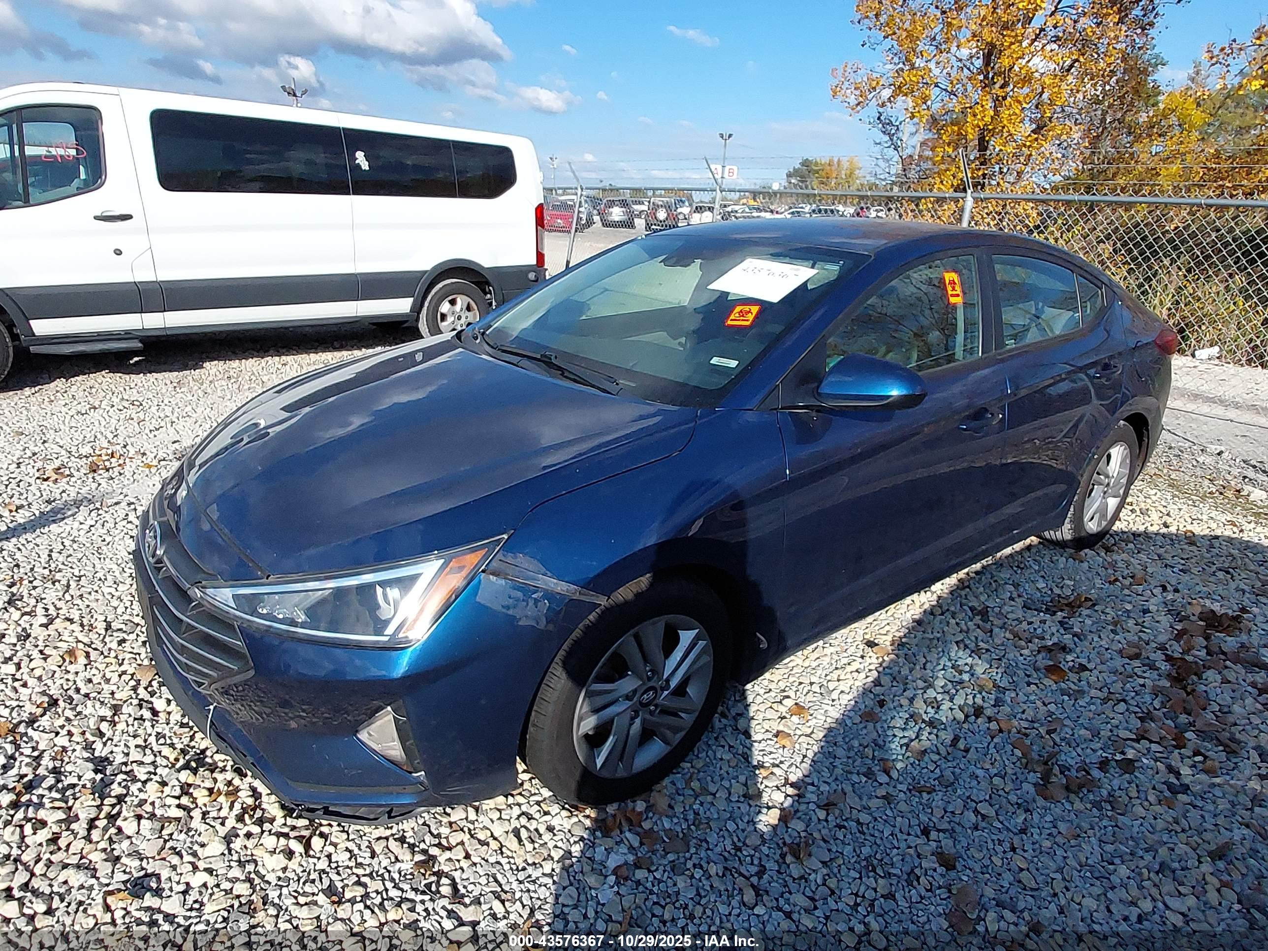 HYUNDAI ELANTRA image 2