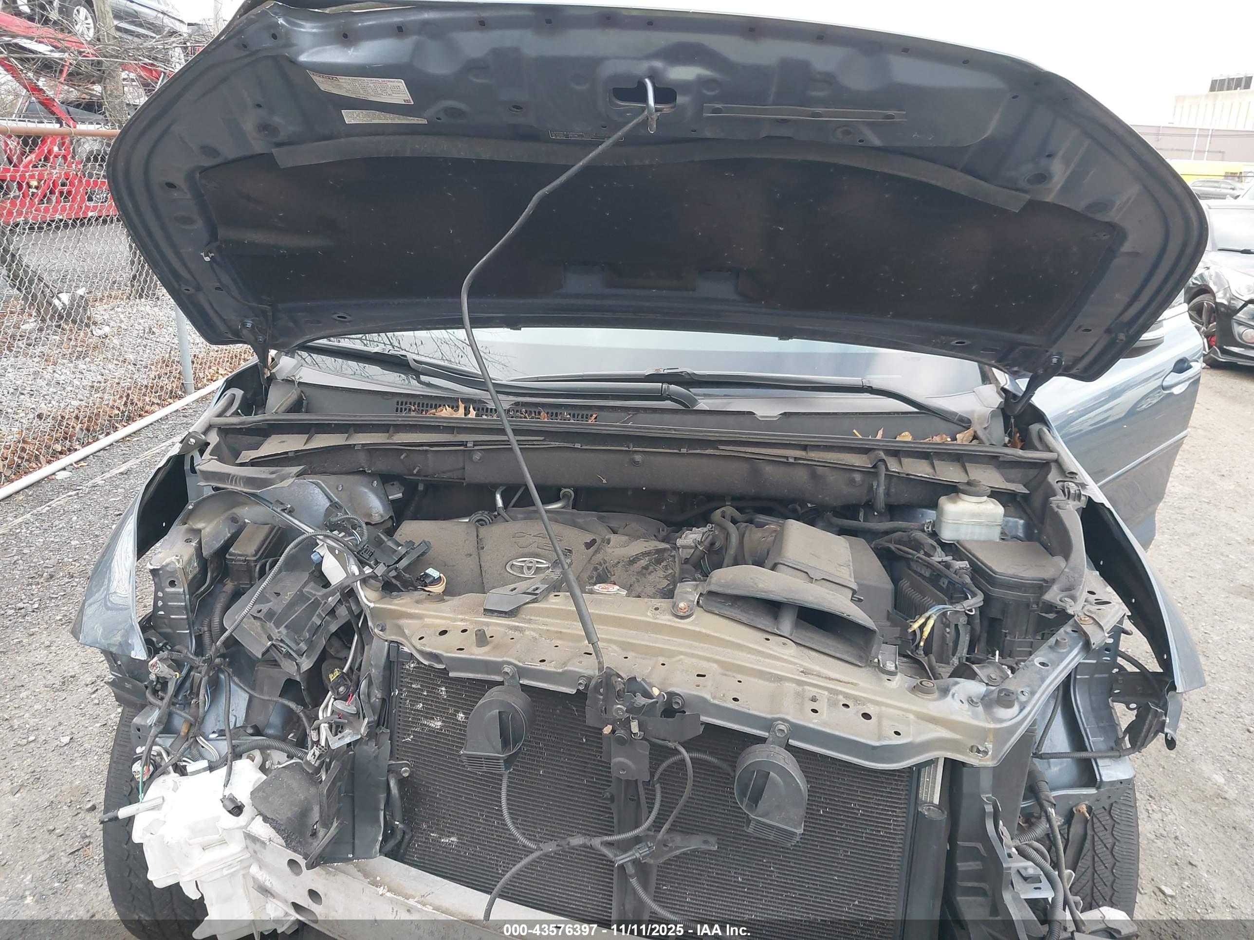 TOYOTA HIGHLANDER image 10