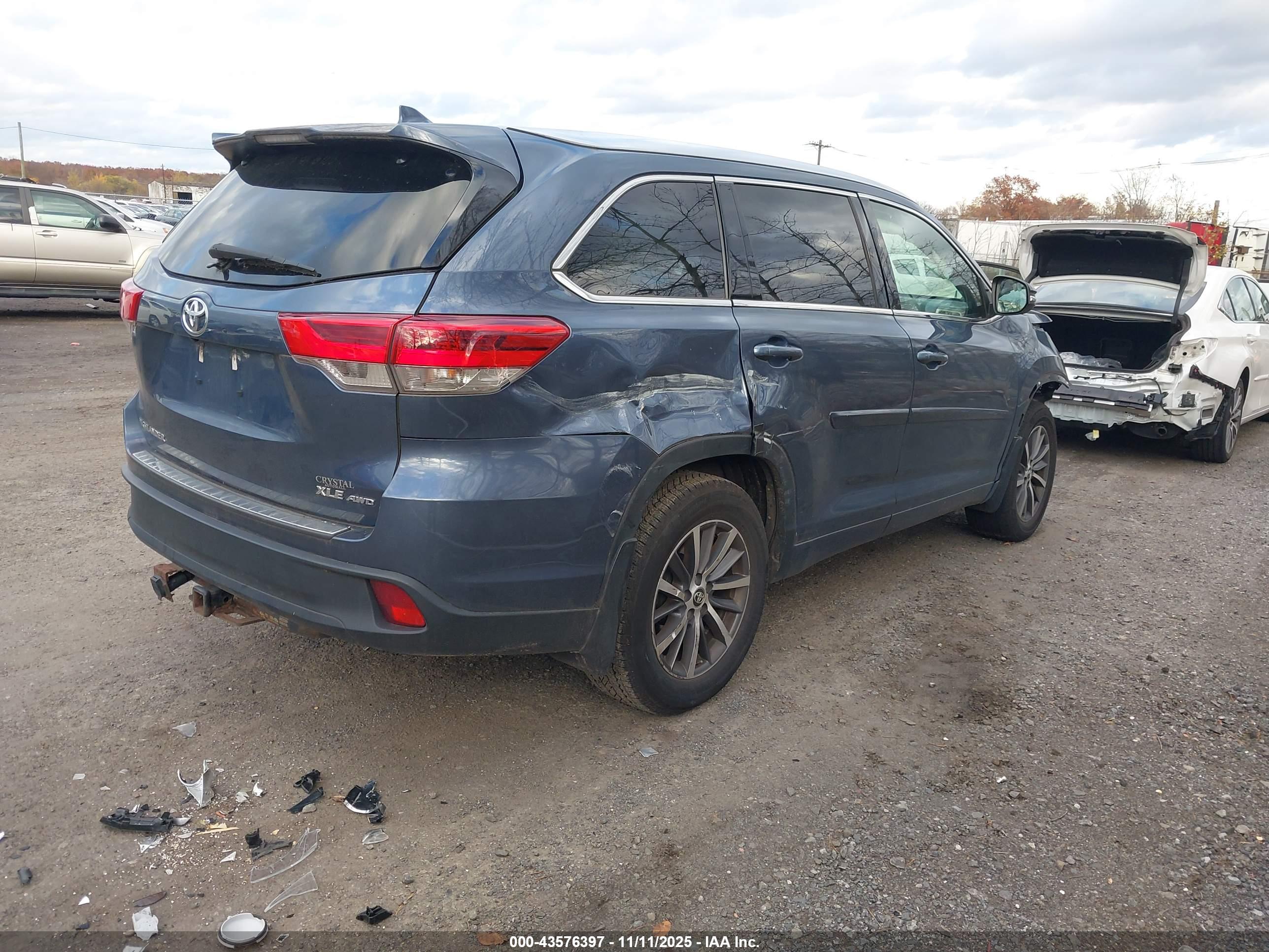 TOYOTA HIGHLANDER image 4