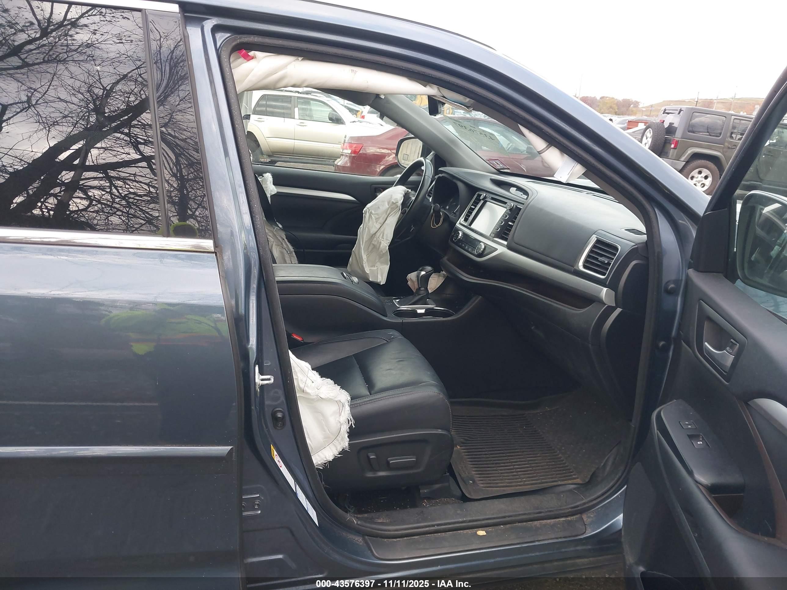TOYOTA HIGHLANDER image 5