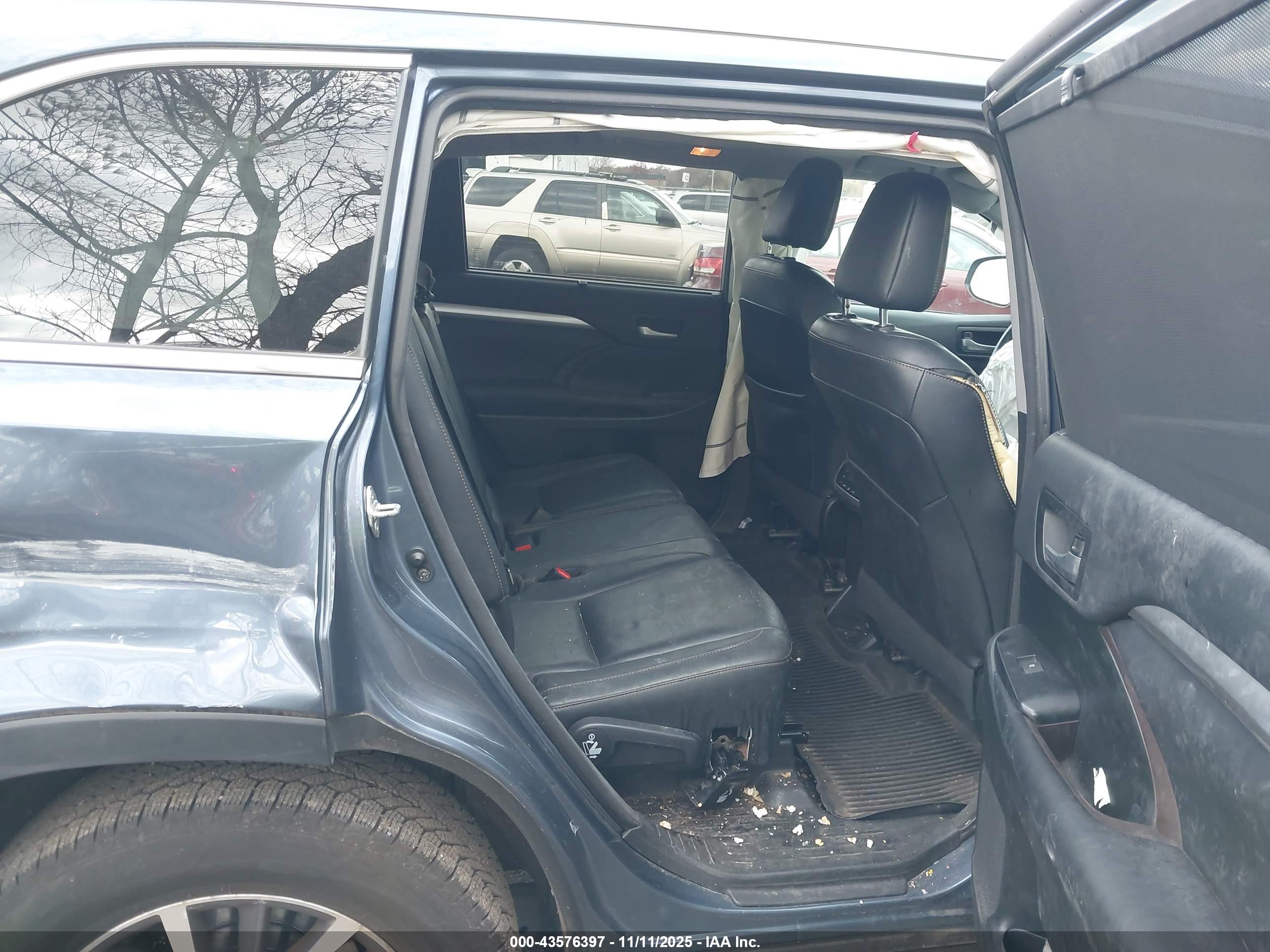 TOYOTA HIGHLANDER image 8