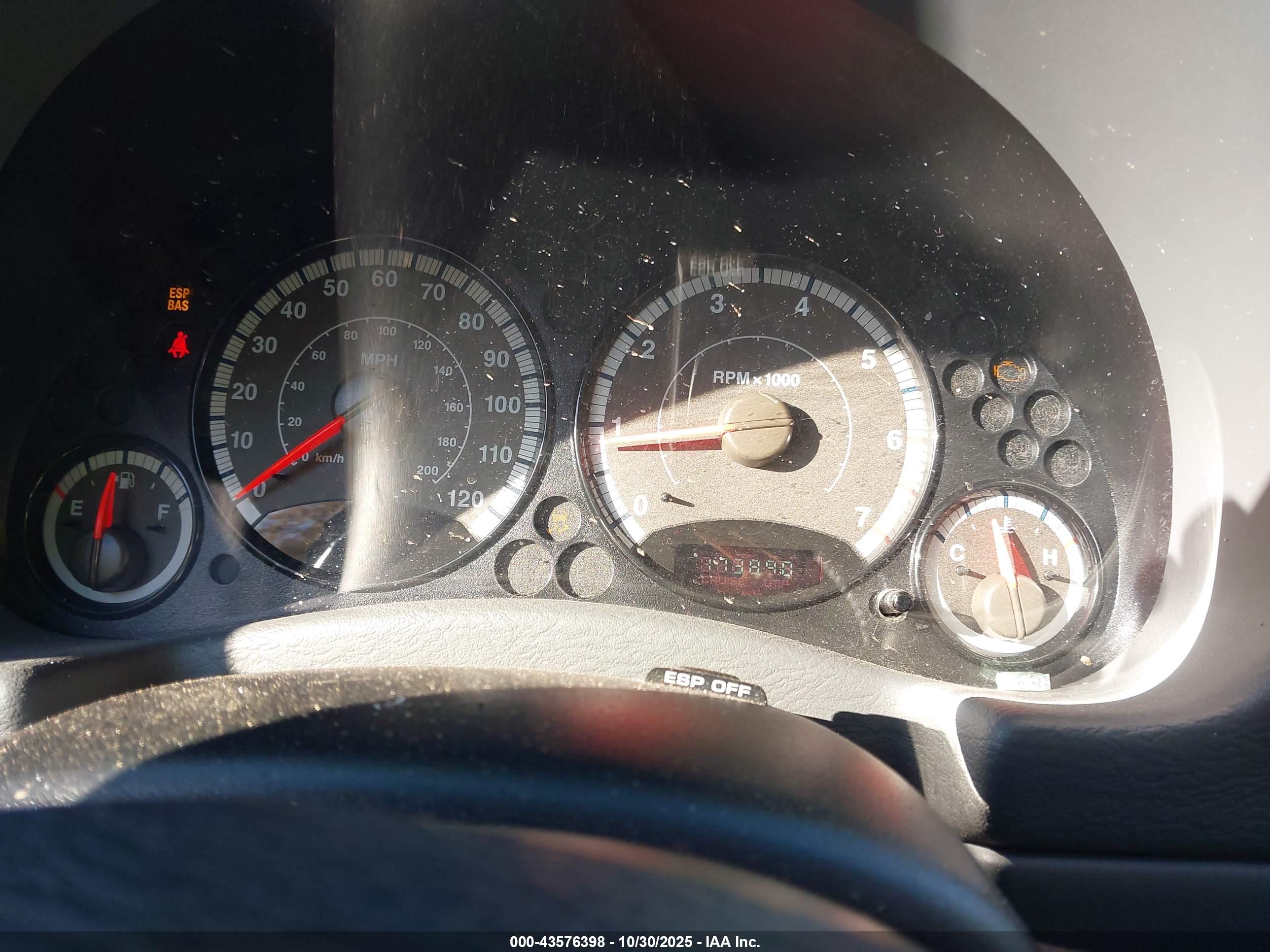 JEEP LIBERTY image 7