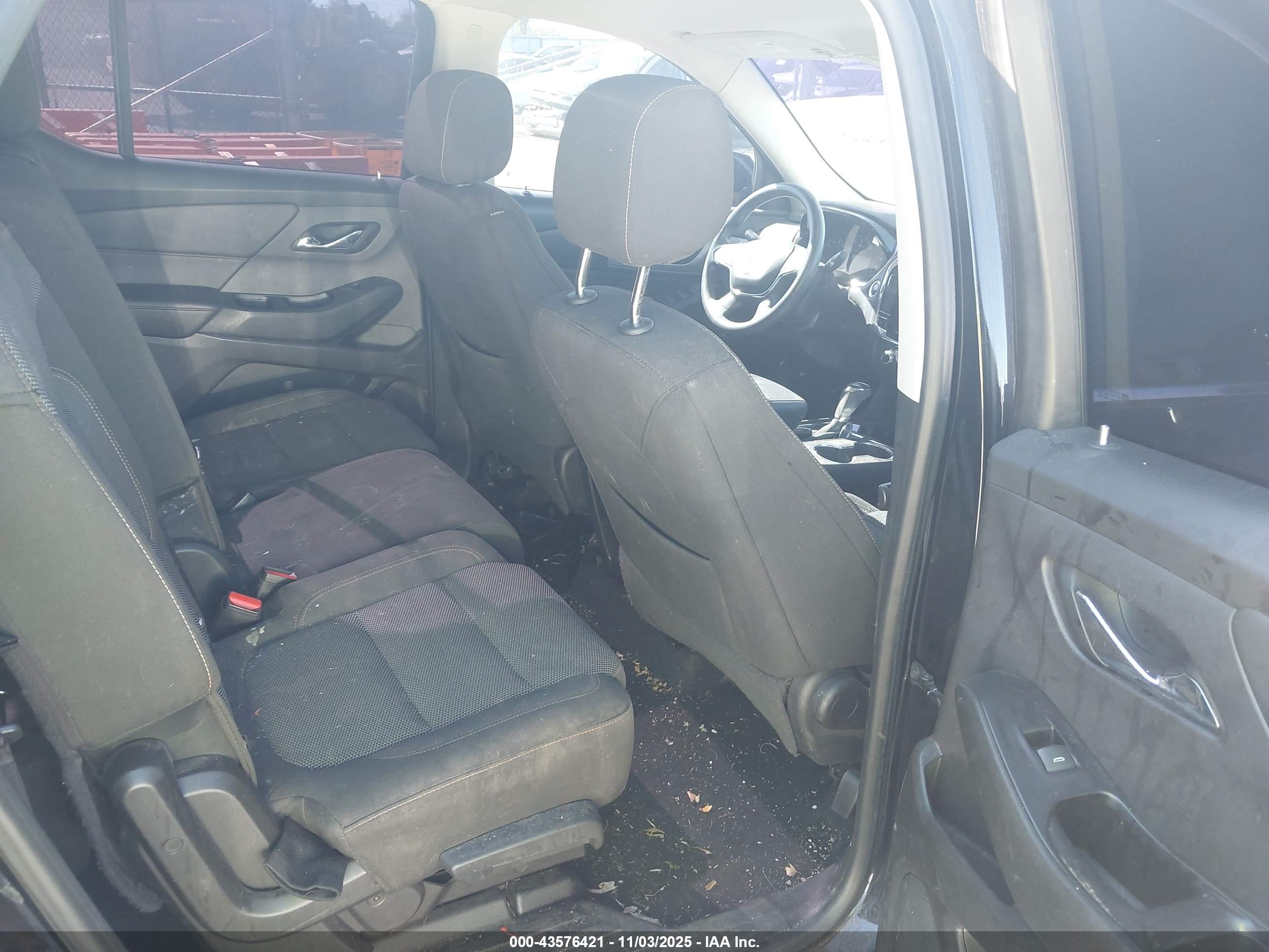 CHEVROLET TRAVERSE image 8