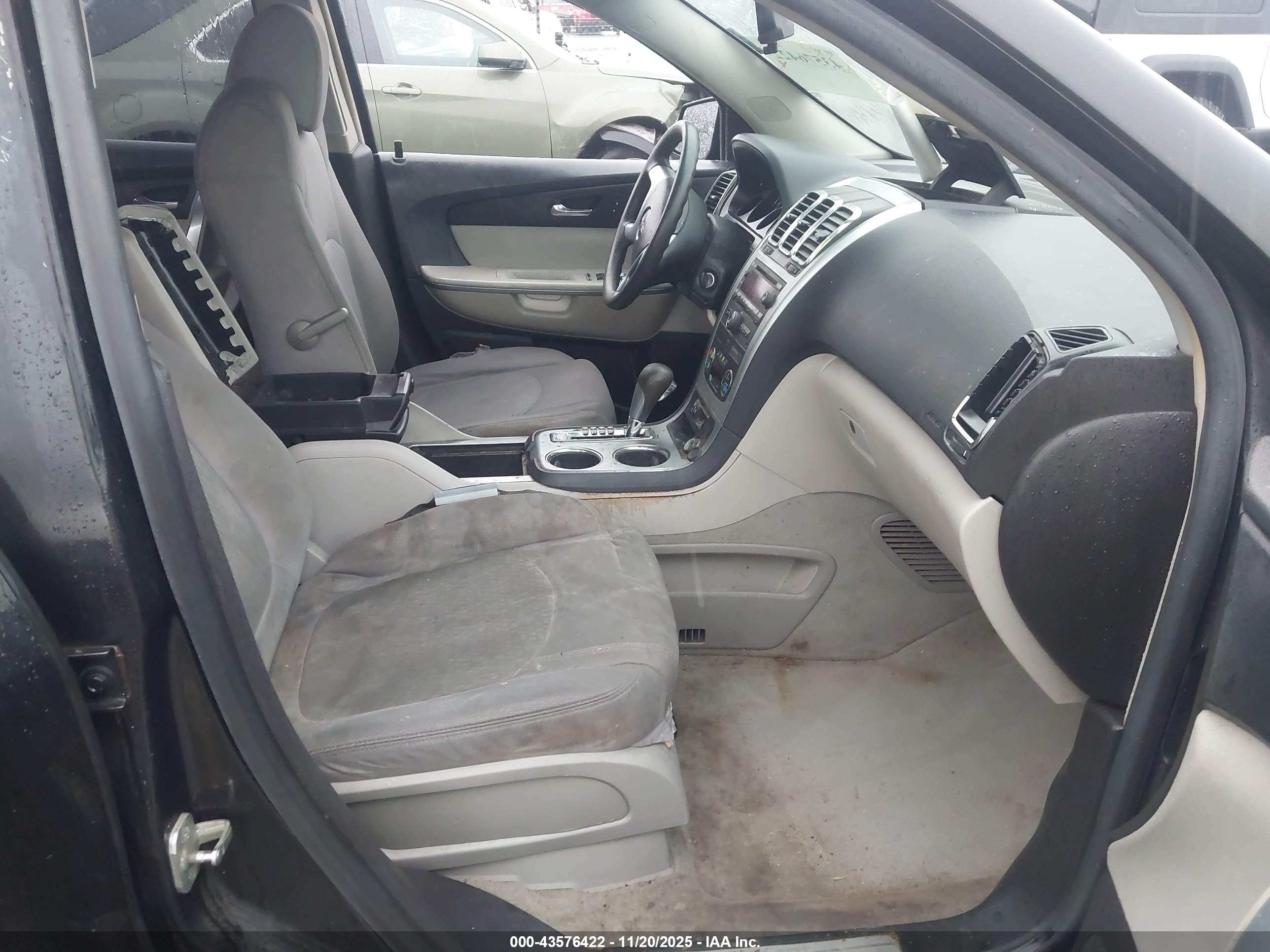 GMC ACADIA image 5