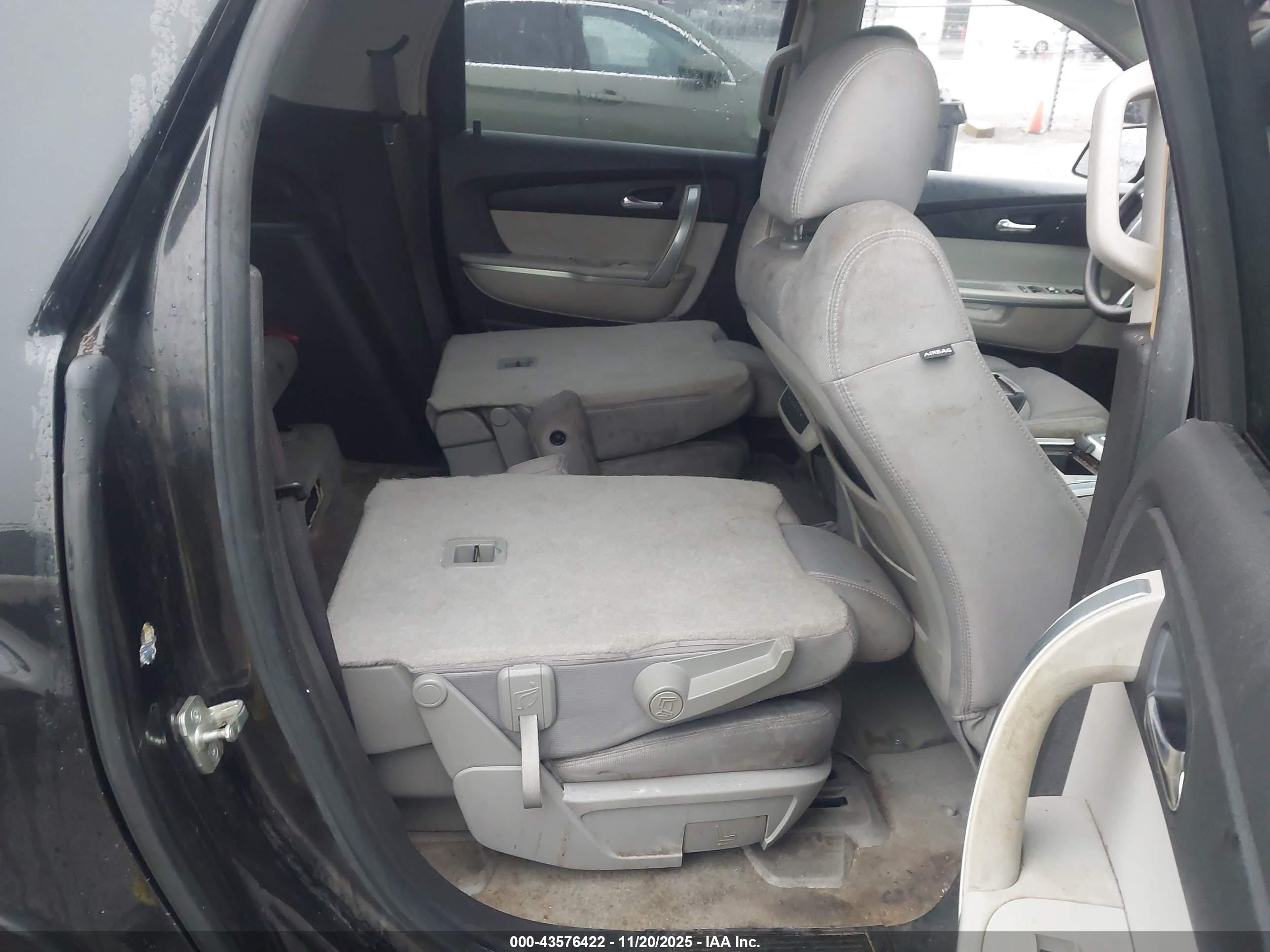 GMC ACADIA image 8
