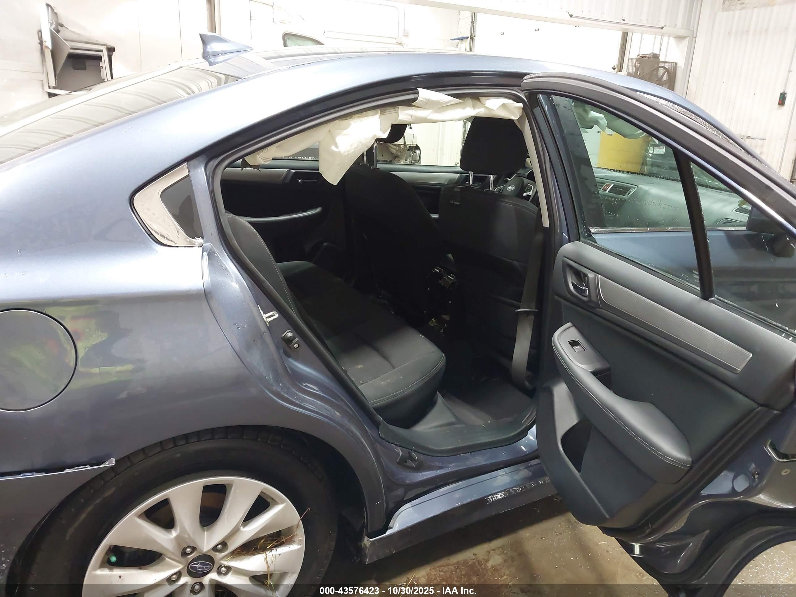 SUBARU LEGACY image 8