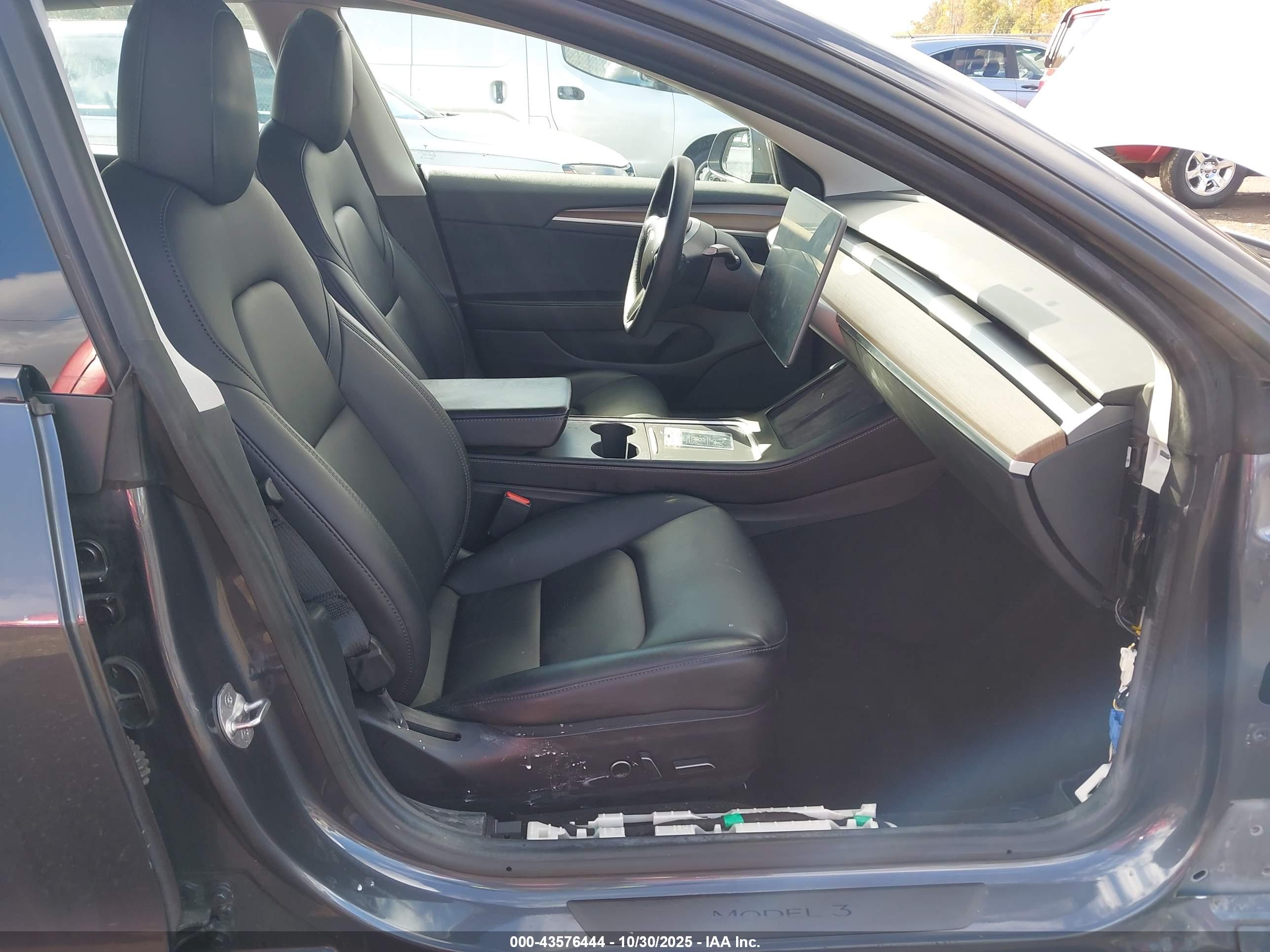 TESLA MODEL image 5