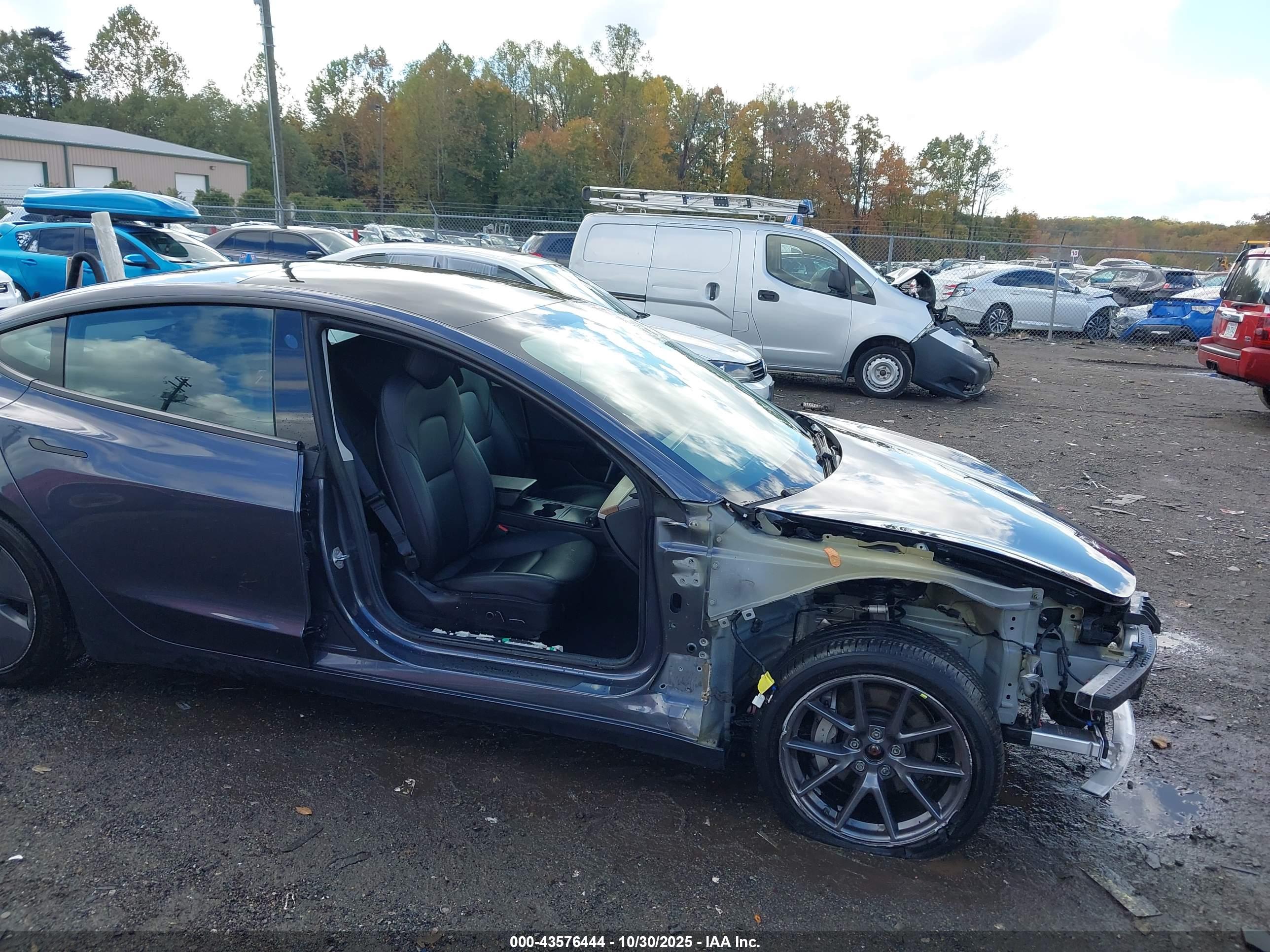 TESLA MODEL image 6