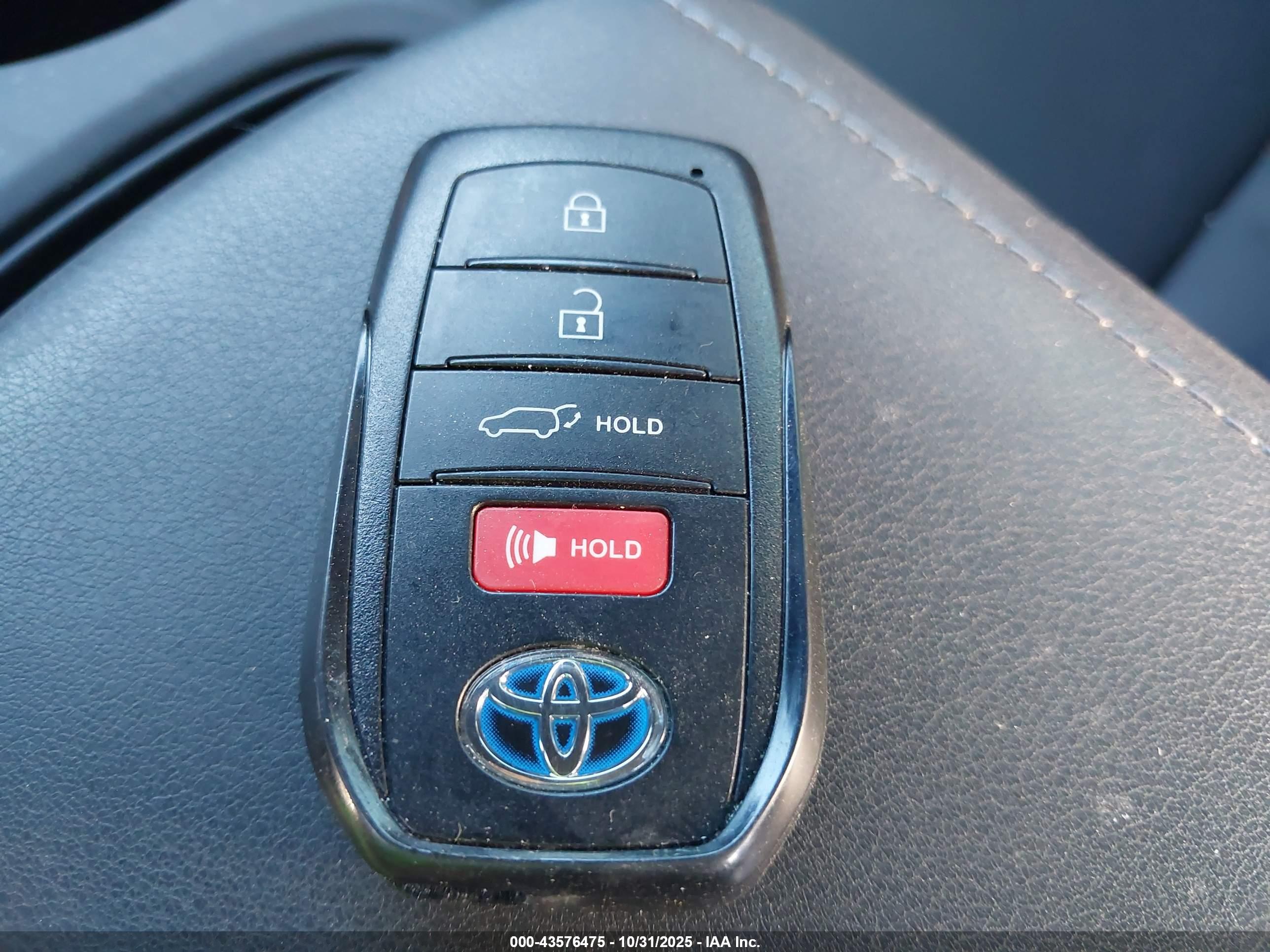 TOYOTA VENZA image 11