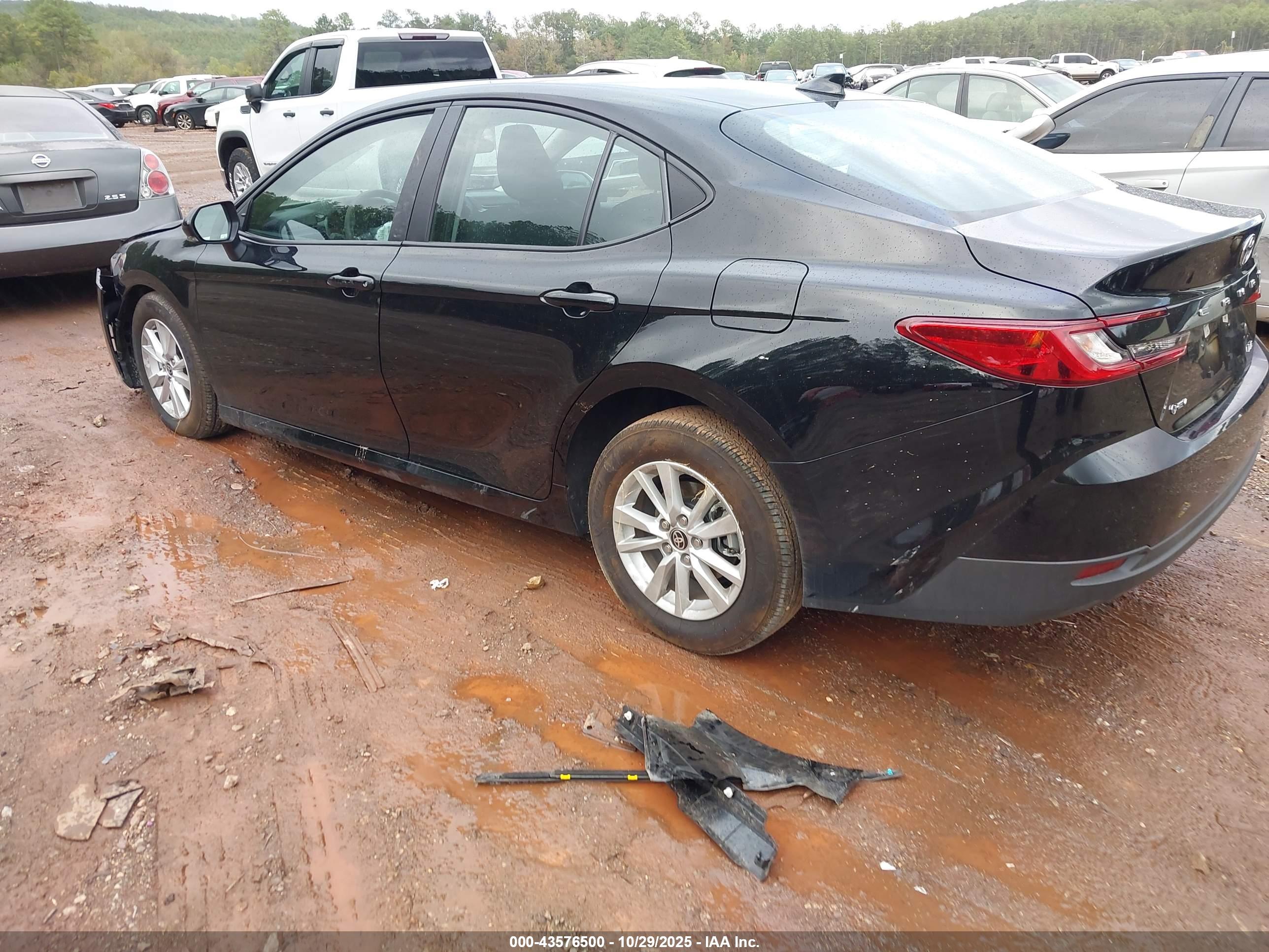 TOYOTA CAMRY image 3