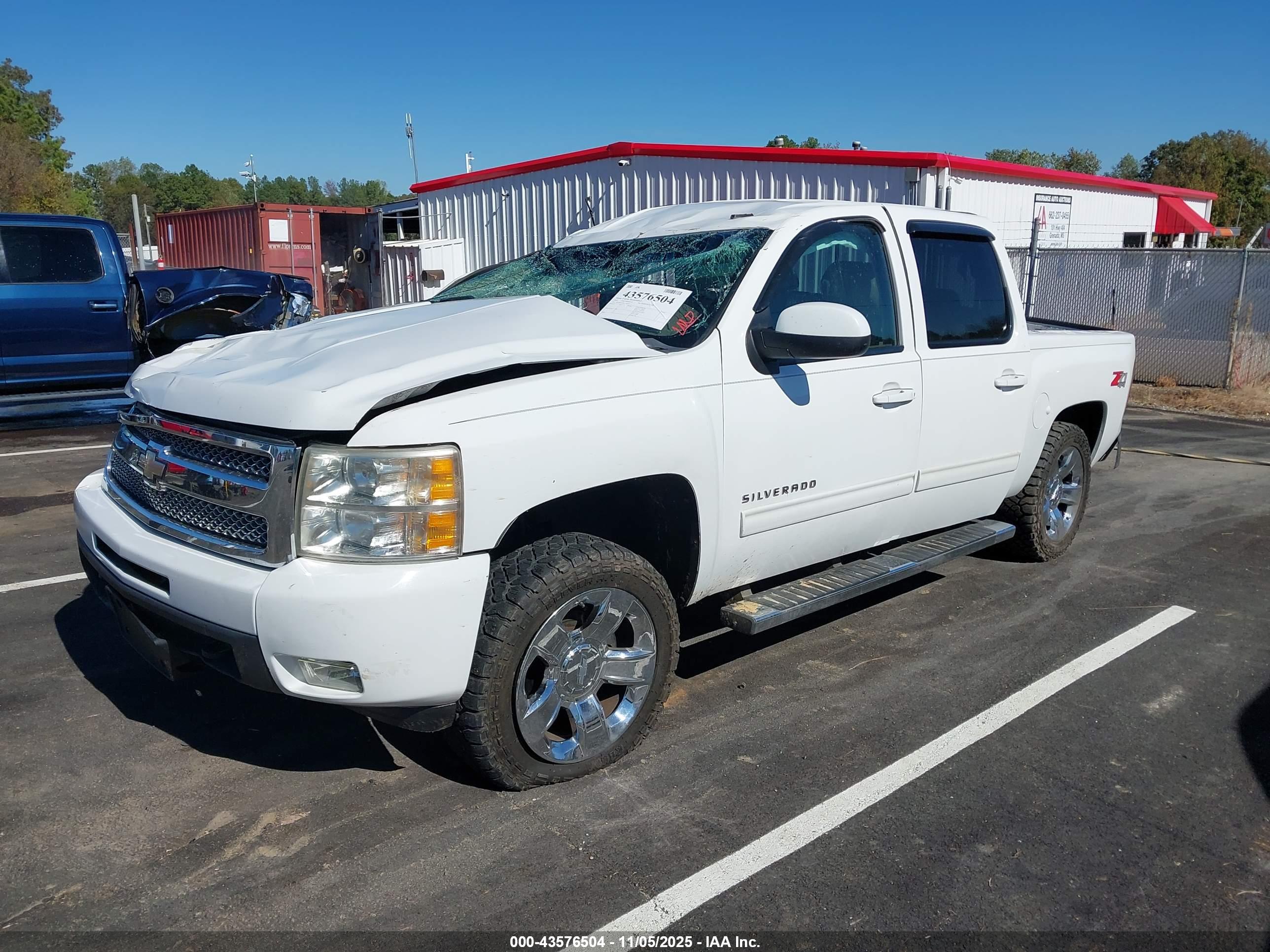 CHEVROLET SILVERADO image 2