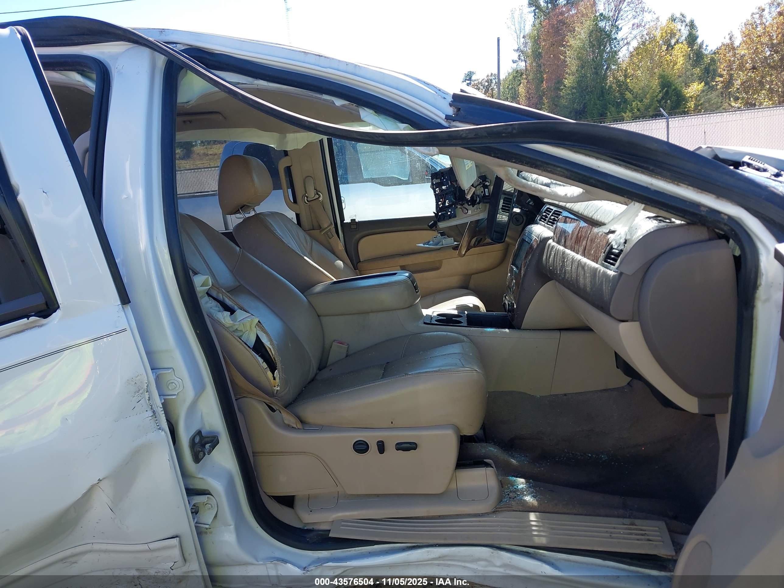 CHEVROLET SILVERADO image 5
