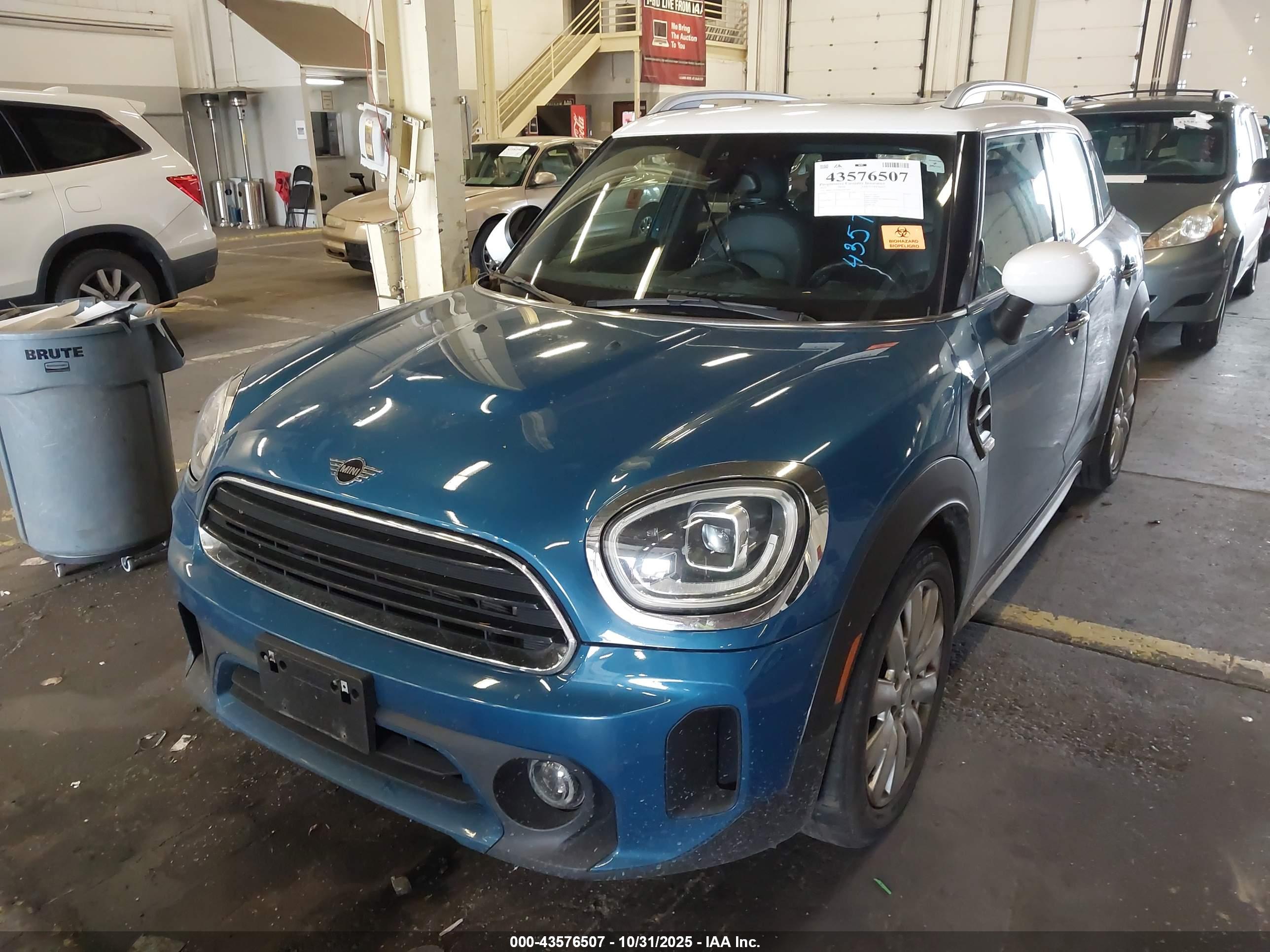MINI COUNTRYMAN image 6