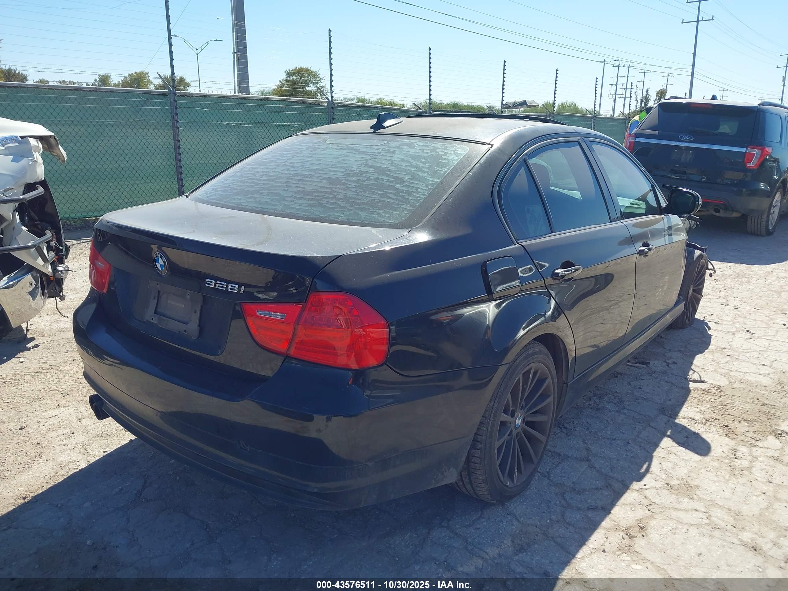 BMW 328I image 4