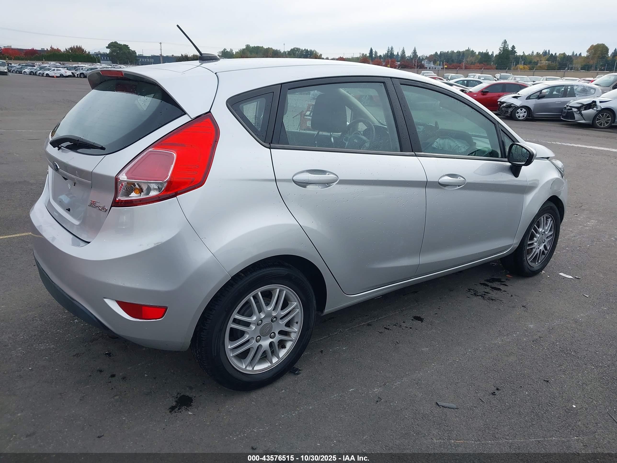 FORD FIESTA image 4
