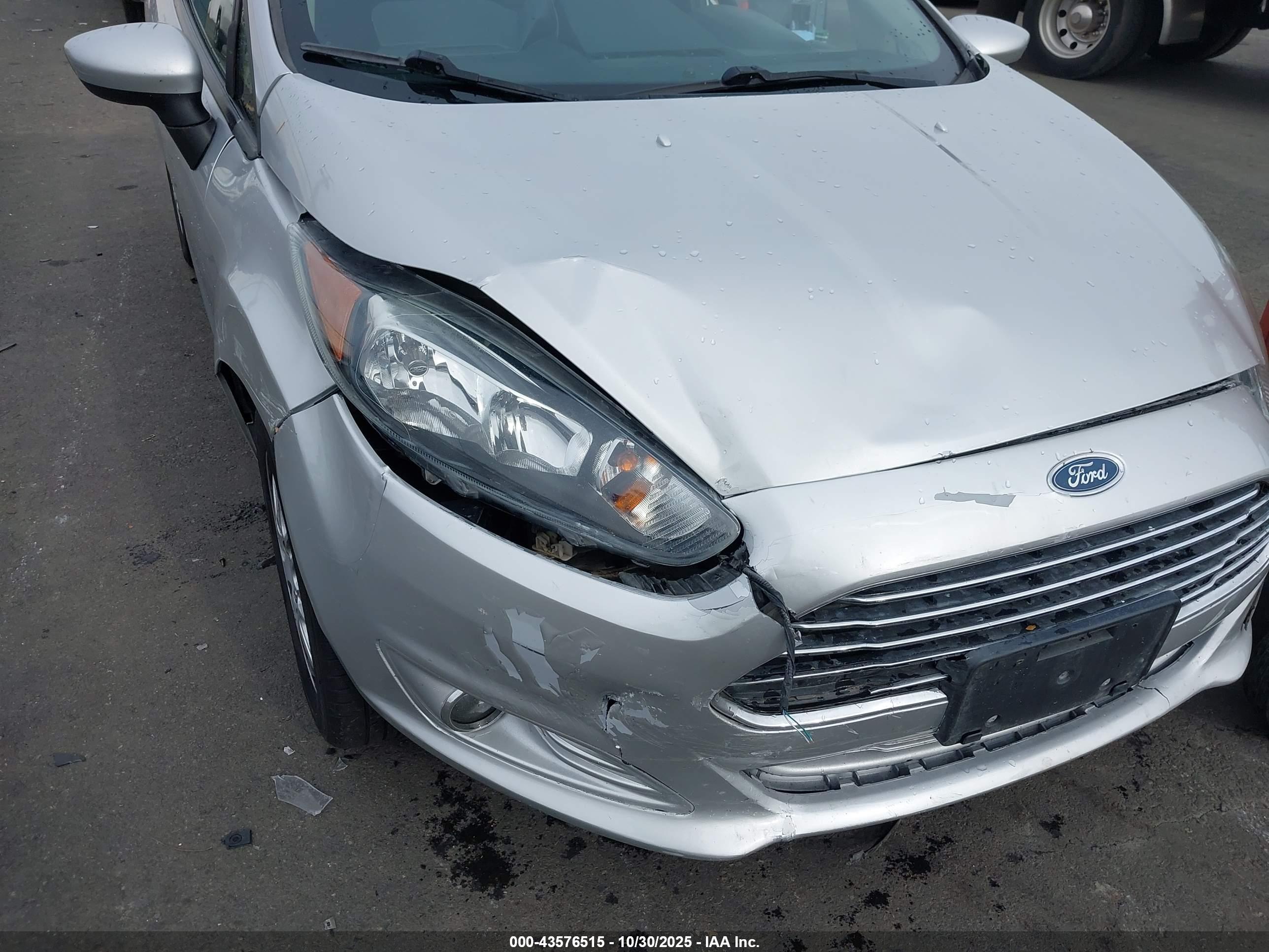 FORD FIESTA image 6