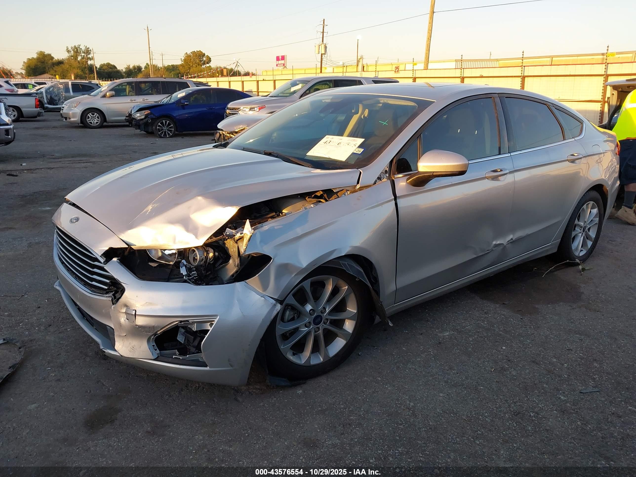 FORD FUSION image 2