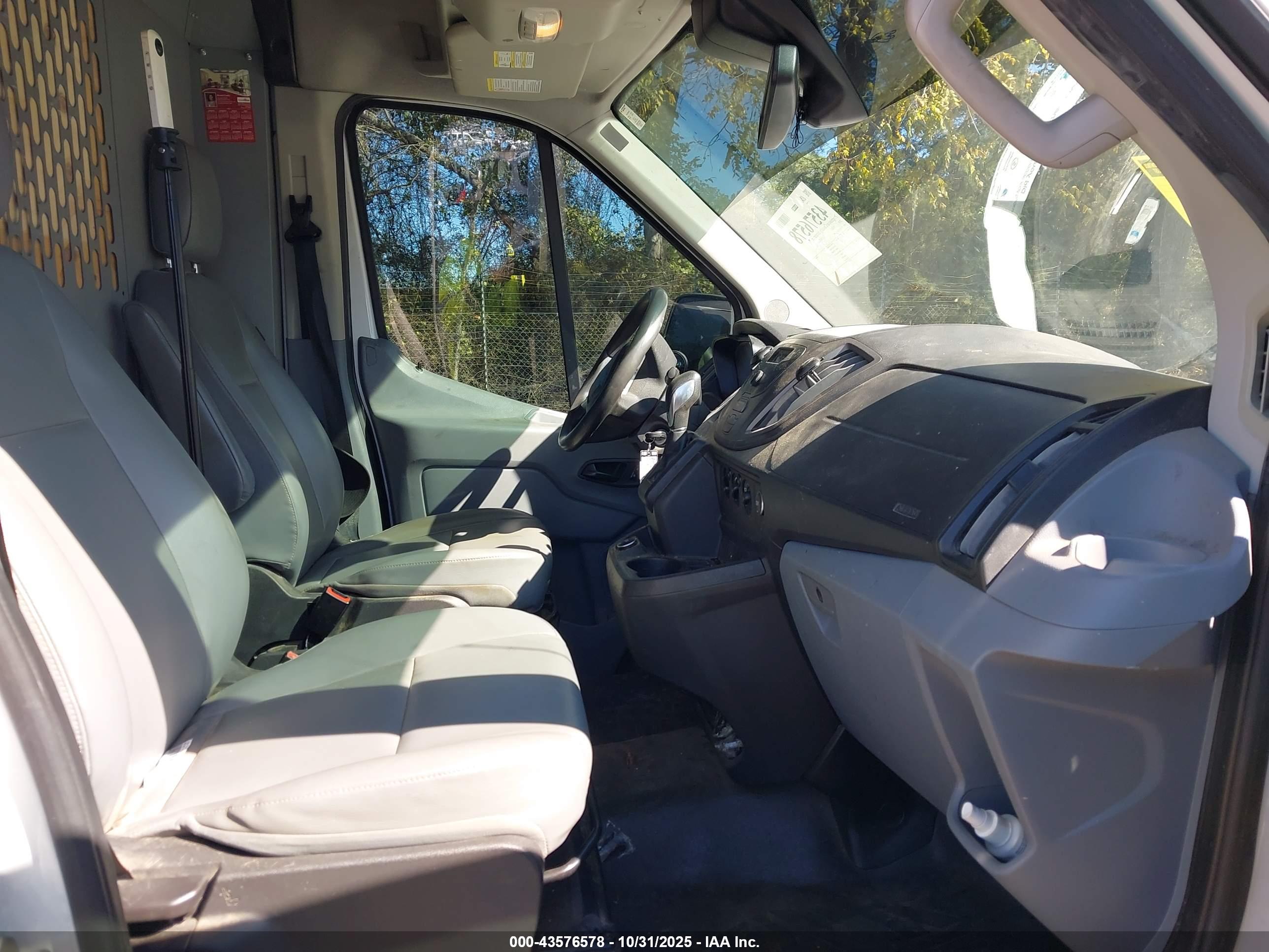 FORD TRANSIT-250 image 5