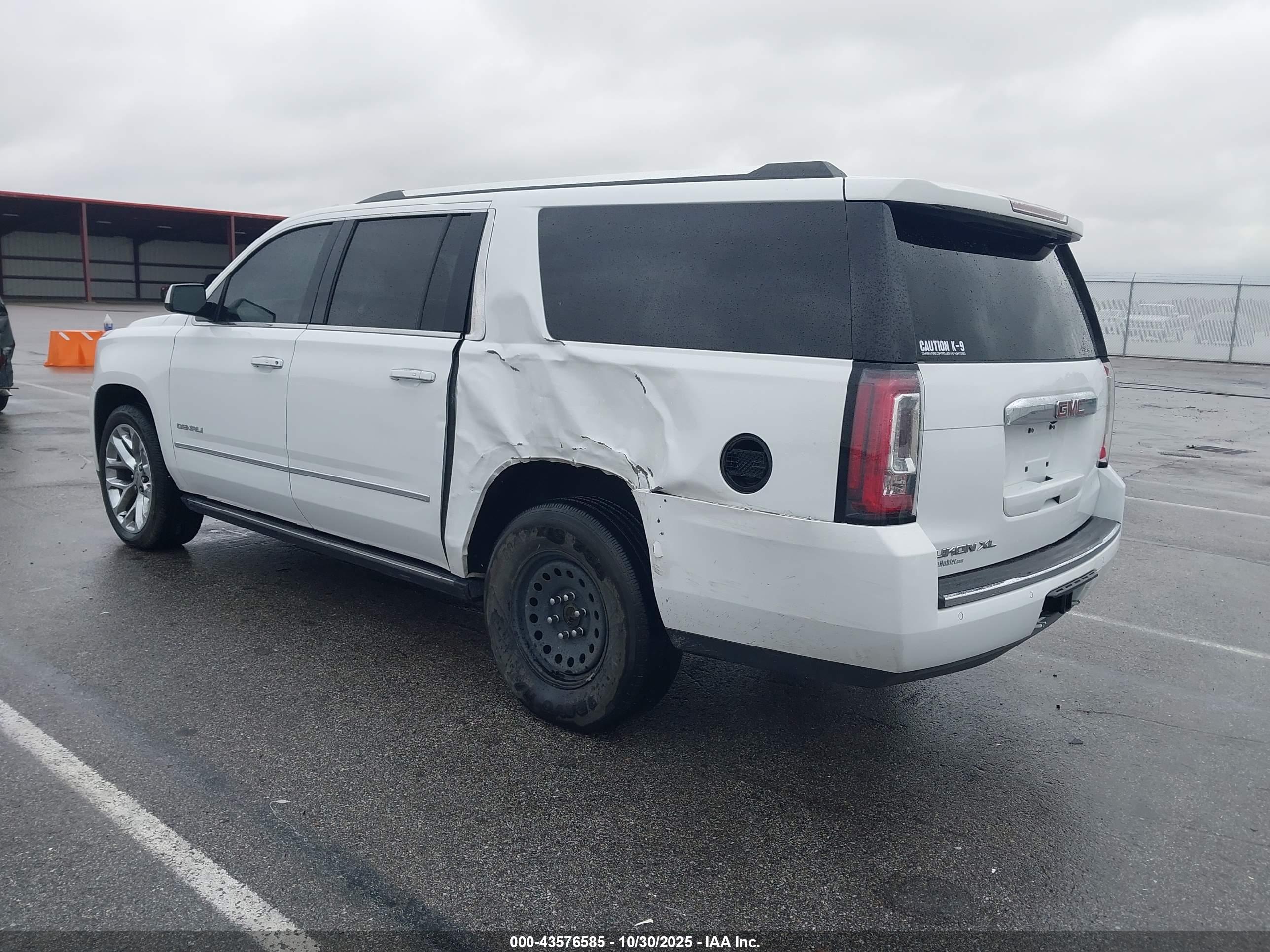 GMC YUKON image 3