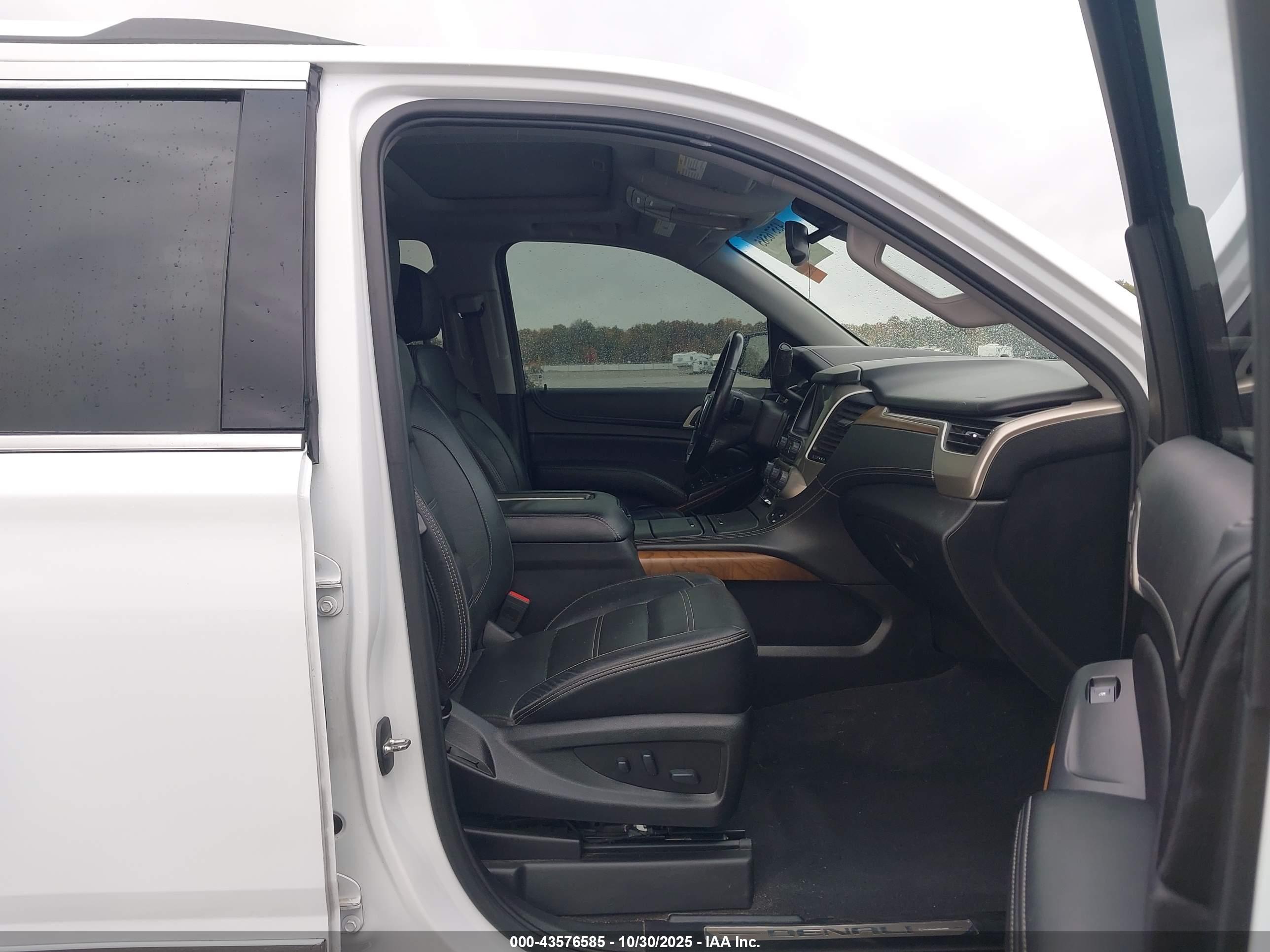 GMC YUKON image 5