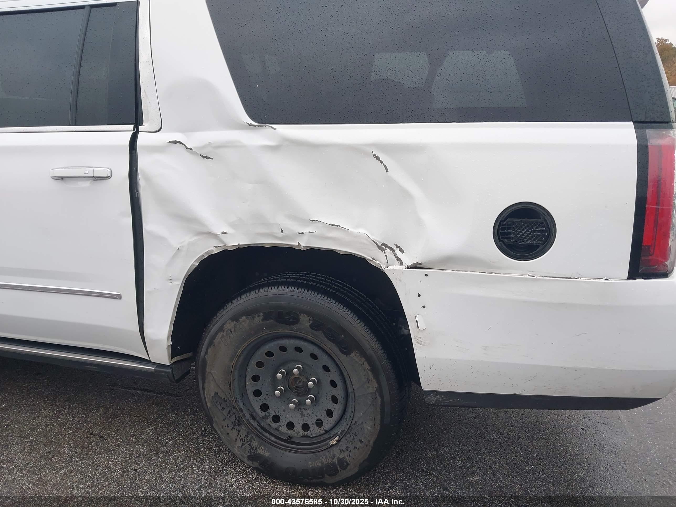 GMC YUKON image 6