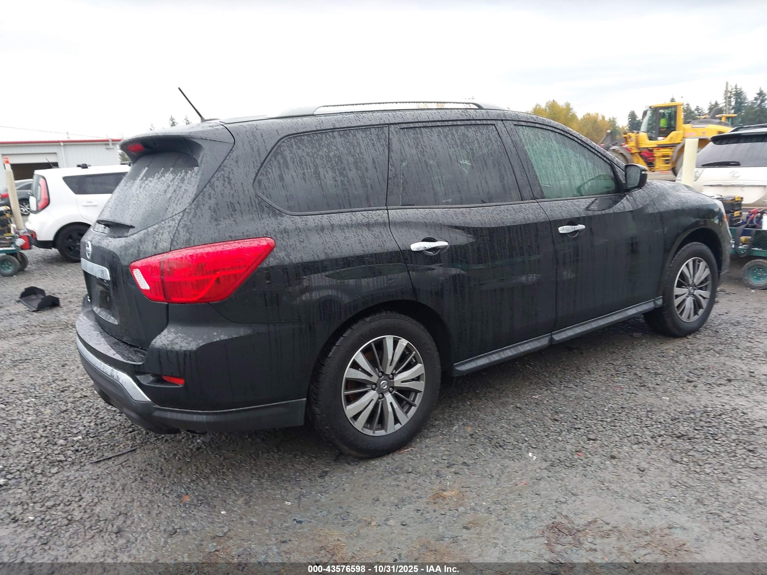 NISSAN PATHFINDER image 4