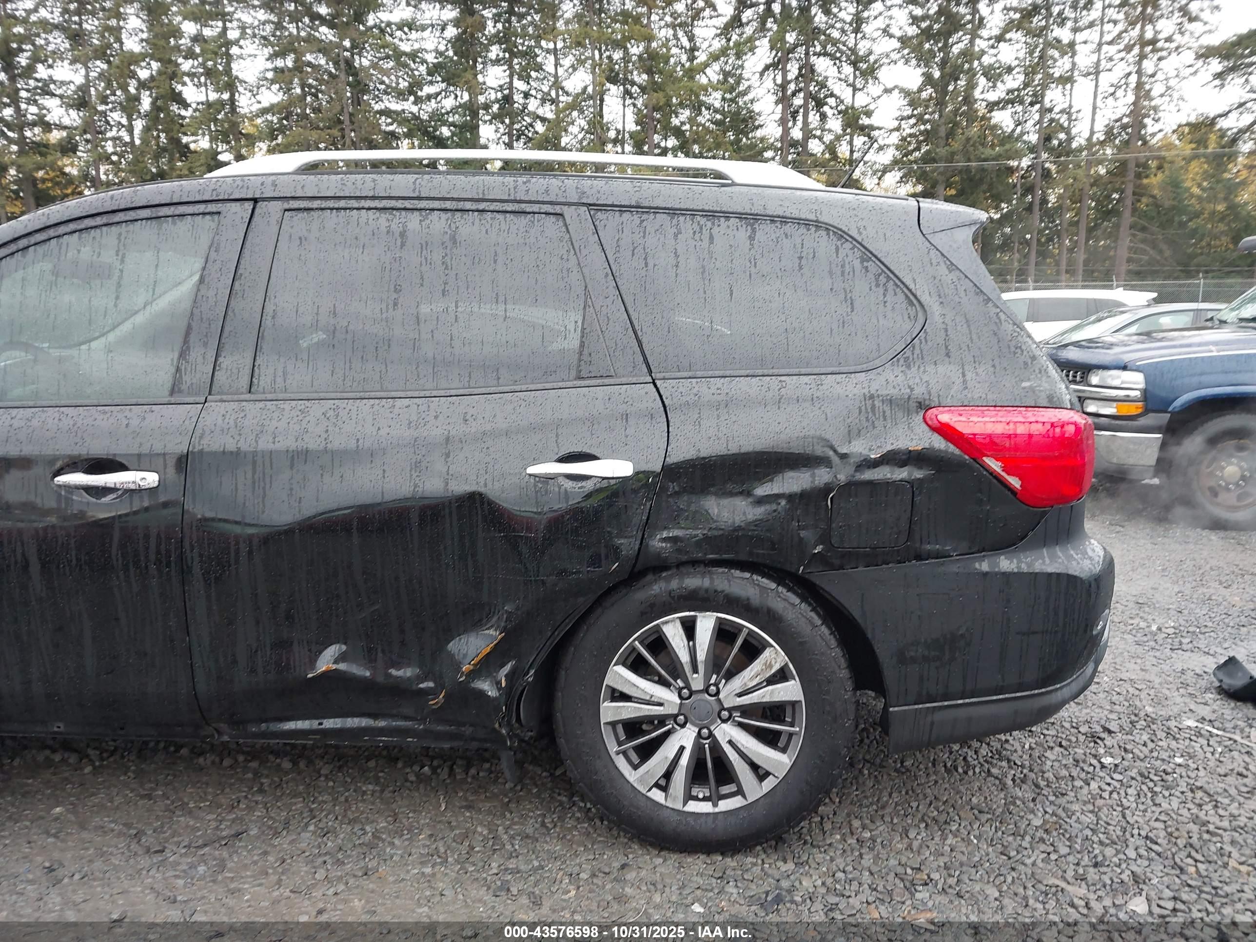 NISSAN PATHFINDER image 6