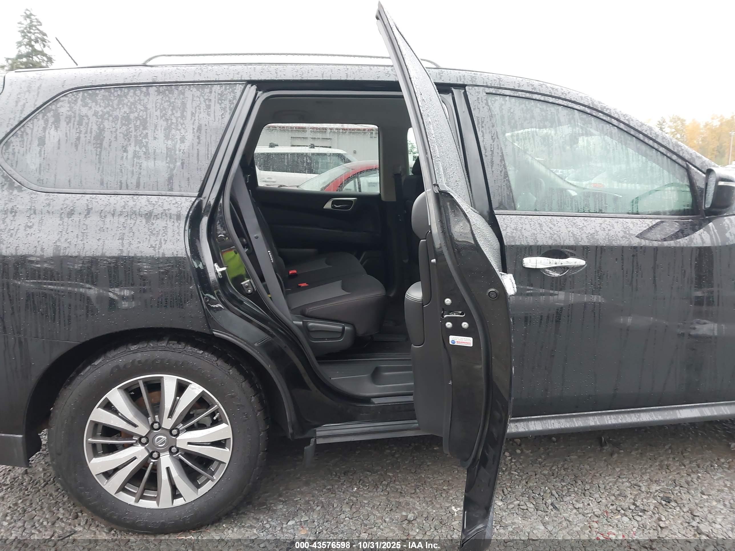 NISSAN PATHFINDER image 8