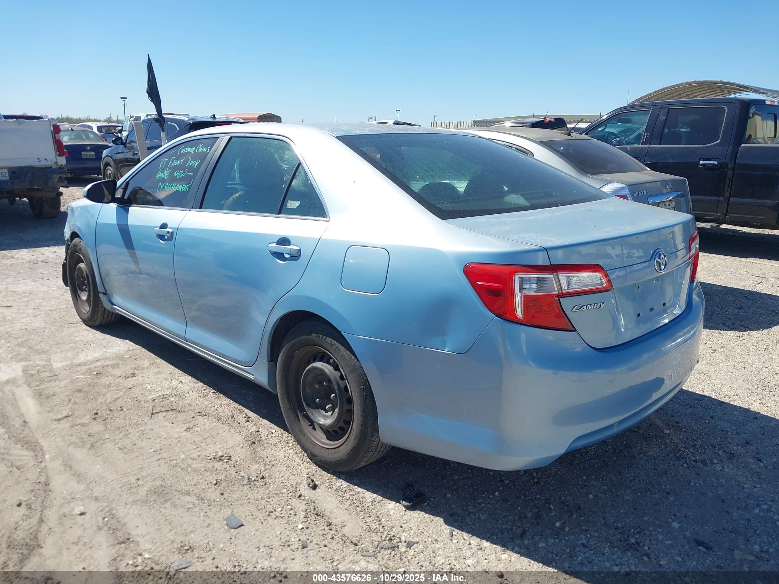 TOYOTA CAMRY image 3